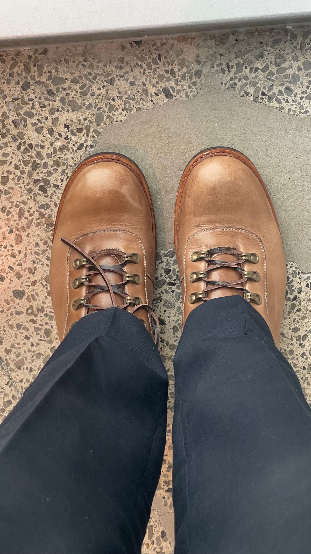 Photo by technolounge1001 on January 4, 2024 of the Blkbrd Shoemaker Bulwark Trek Boot in Horween Natural Chromexcel.