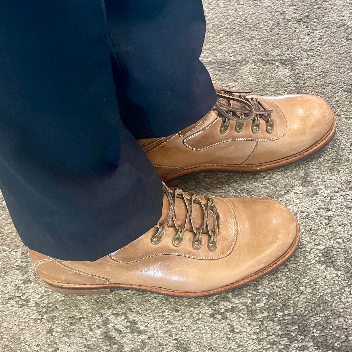 Photo by technolounge1001 on February 12, 2024 of the Blkbrd Shoemaker Bulwark Trek Boot in Horween Natural Chromexcel.