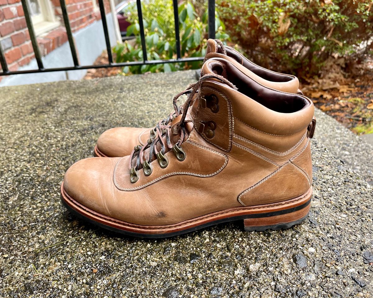 Photo by technolounge1001 on March 5, 2024 of the Blkbrd Shoemaker Bulwark Trek Boot in Horween Natural Chromexcel.