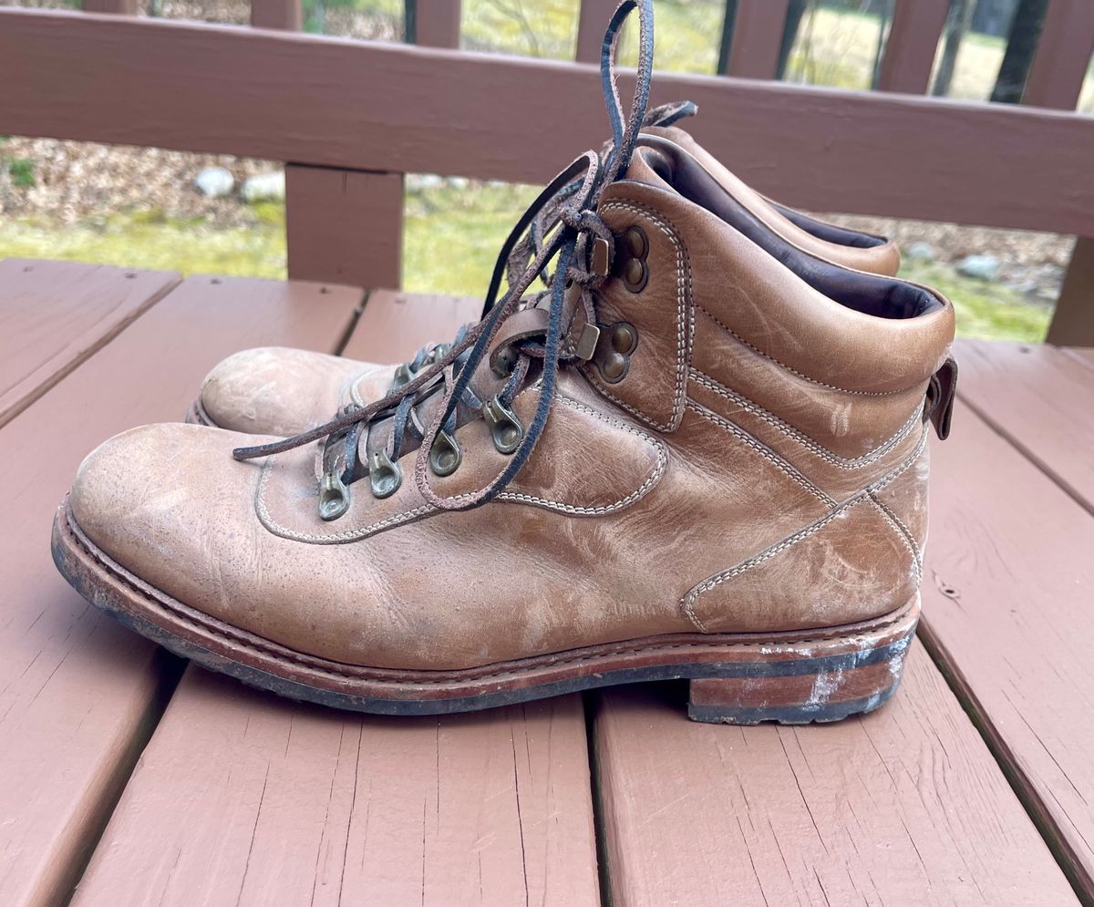 Photo by technolounge1001 on April 2, 2024 of the Blkbrd Shoemaker Bulwark Trek Boot in Horween Natural Chromexcel.