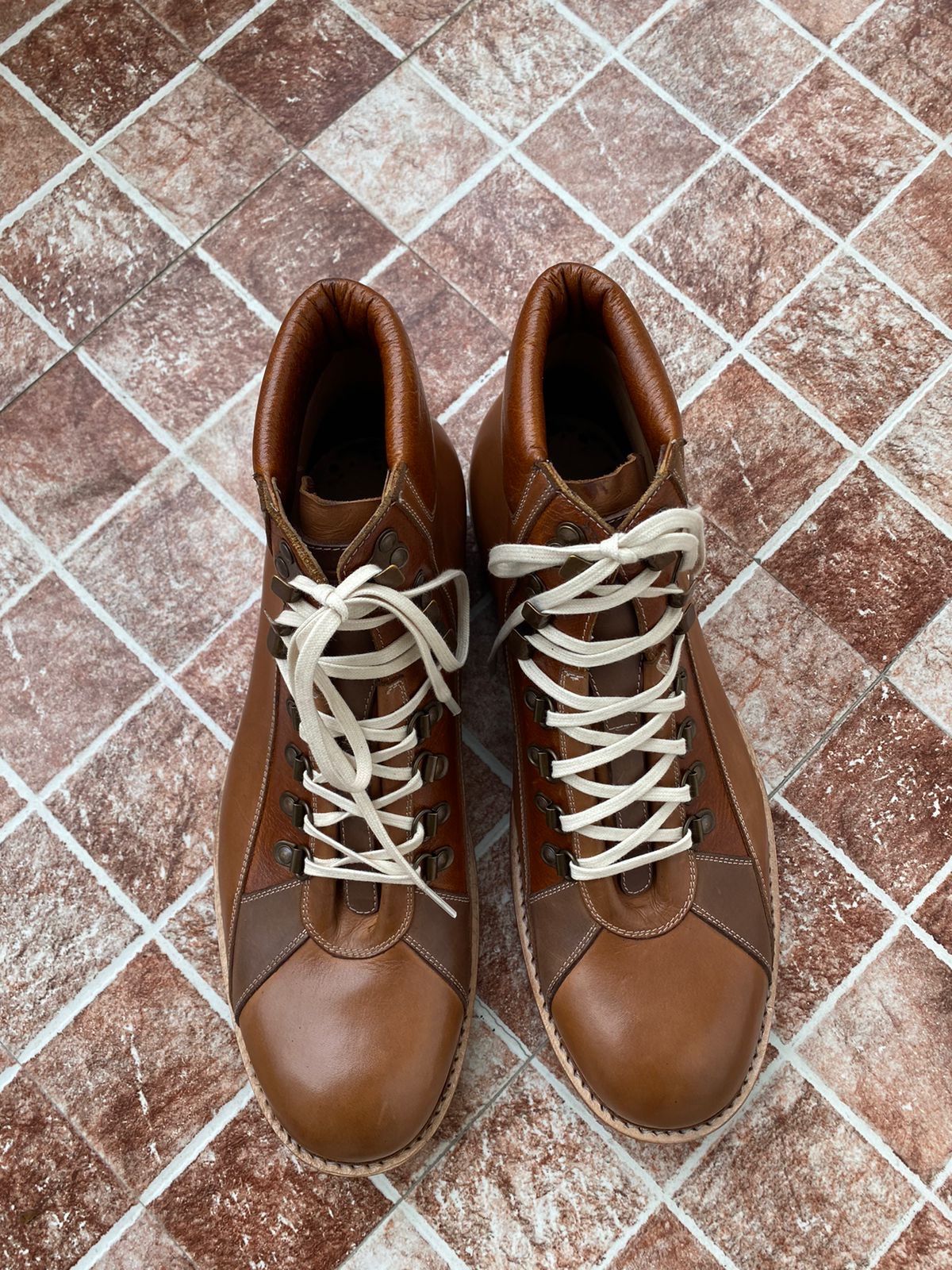 Photo by technolounge1001 on October 6, 2022 of the Blkbrd Shoemaker Unlisted Model in Unknown Leather.