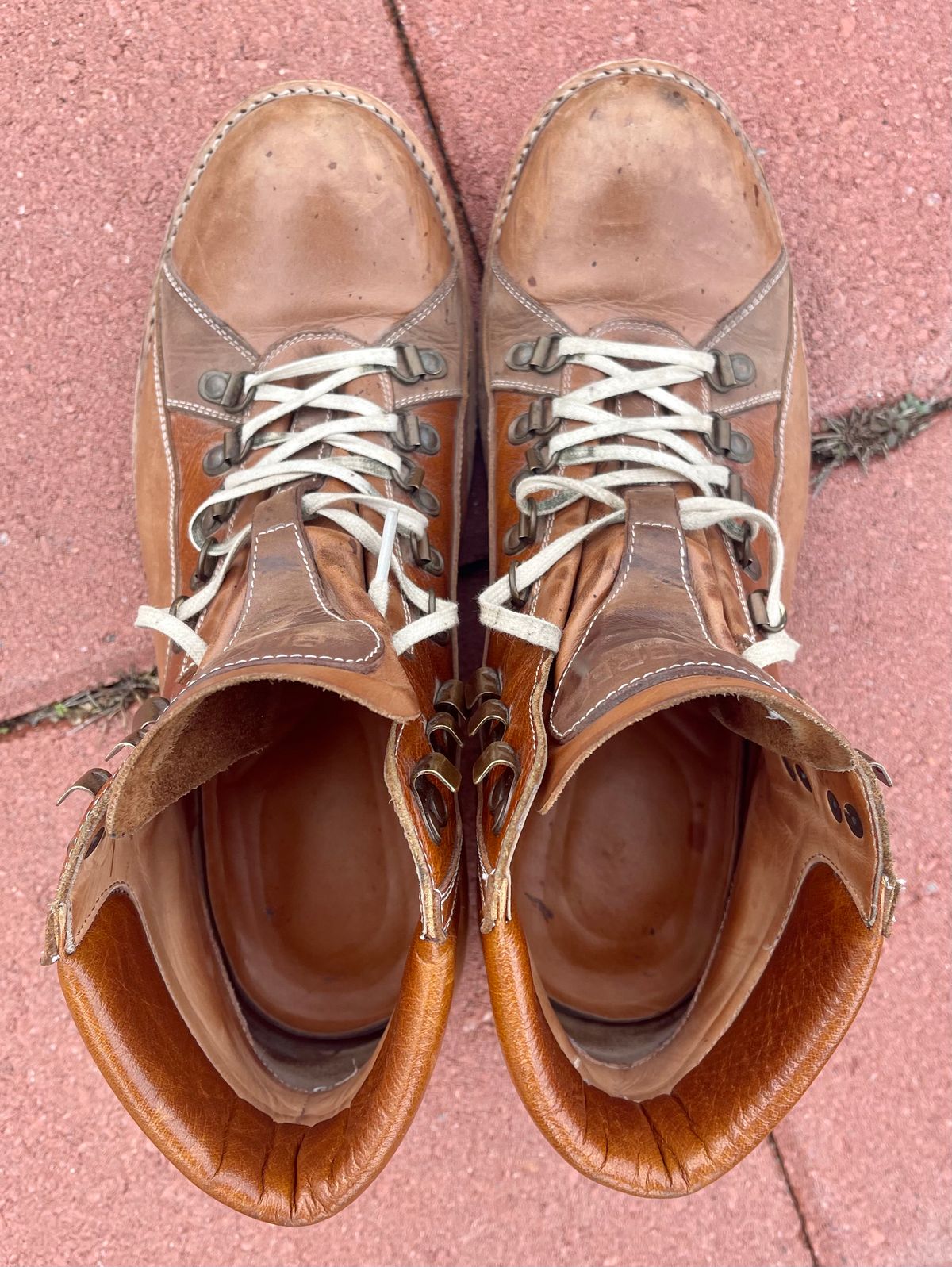 Photo by technolounge1001 on December 4, 2022 of the Blkbrd Shoemaker Unlisted Model in Unknown Leather.
