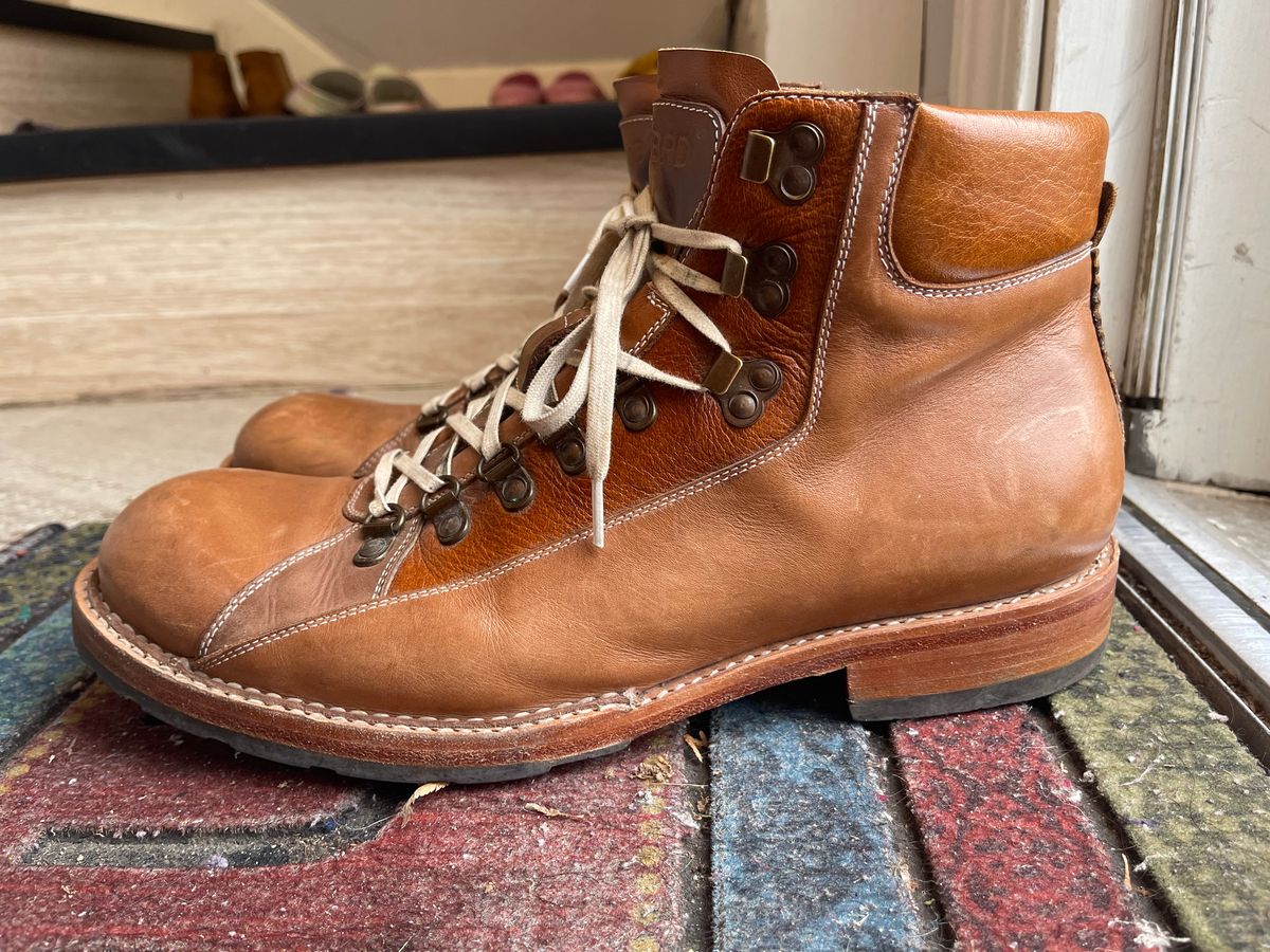 Photo by technolounge1001 on January 5, 2023 of the Blkbrd Shoemaker Unlisted Model in Unknown Leather.