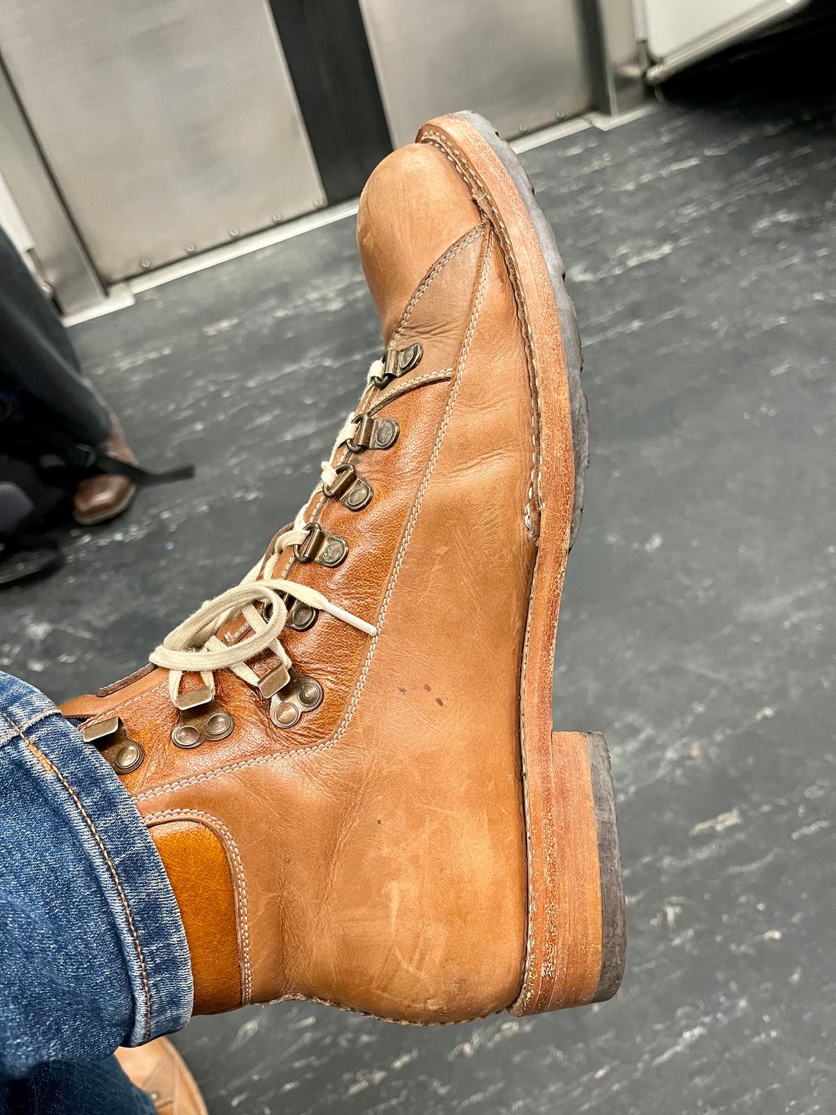 Photo by technolounge1001 on January 19, 2023 of the Blkbrd Shoemaker Unlisted Model in Unknown Leather.