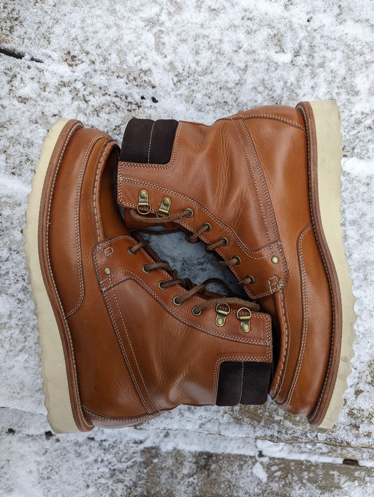 Photo by Vultain on December 6, 2022 of the Grant Stone Field Boot in Badalassi Carlo Saddle Tan Minerva.