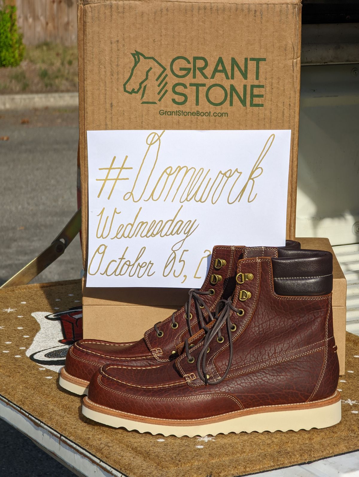 Photo by Vultain on October 6, 2022 of the Grant Stone Field Boot in Seidel Walnut Bison.