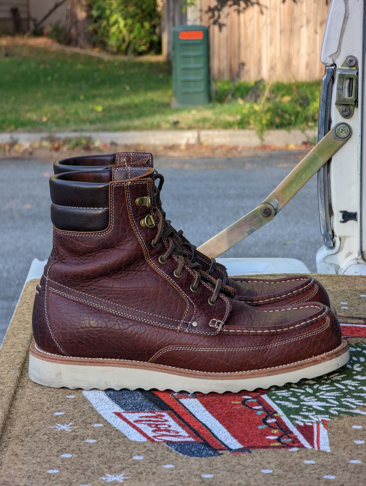 Photo by Vultain on November 5, 2022 of the Grant Stone Field Boot in Seidel Walnut Bison.