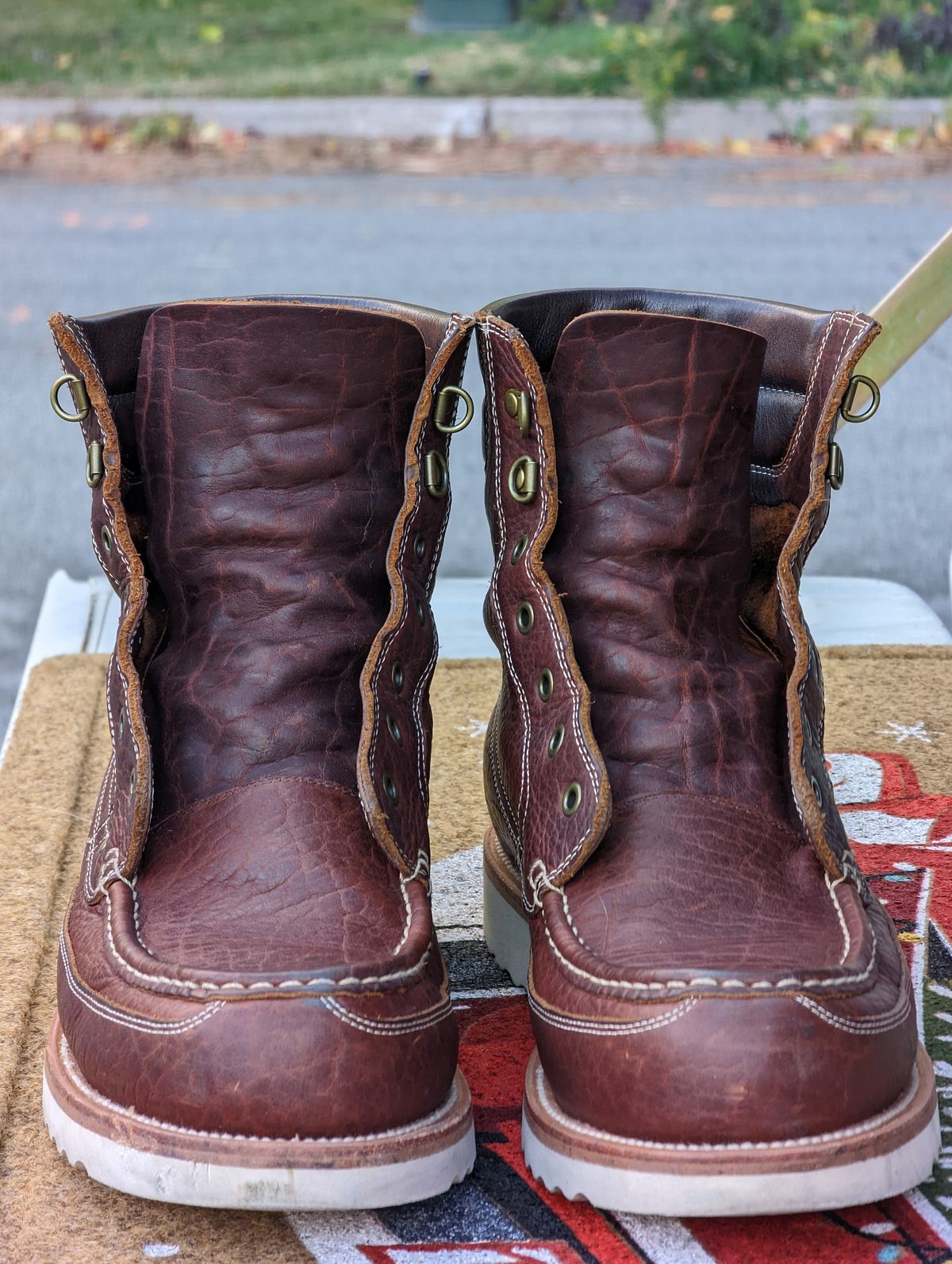 Photo by Vultain on November 5, 2022 of the Grant Stone Field Boot in Seidel Walnut Bison.