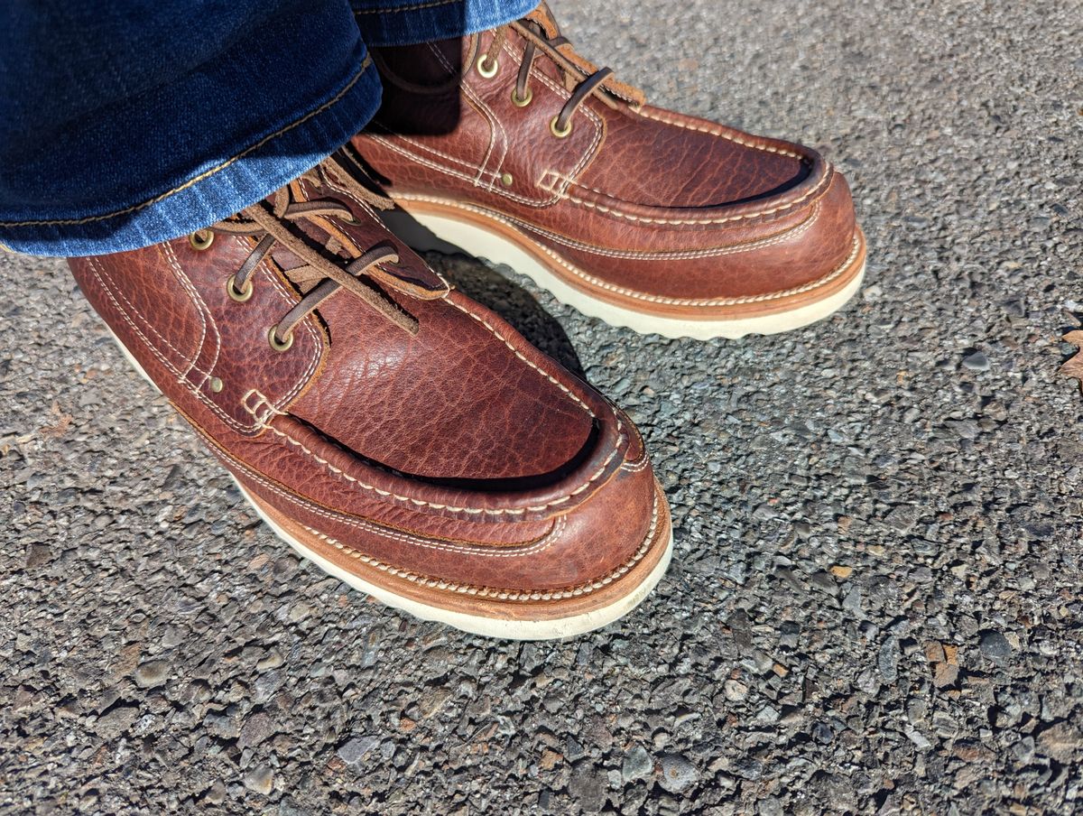 Photo by Vultain on November 5, 2022 of the Grant Stone Field Boot in Seidel Walnut Bison.