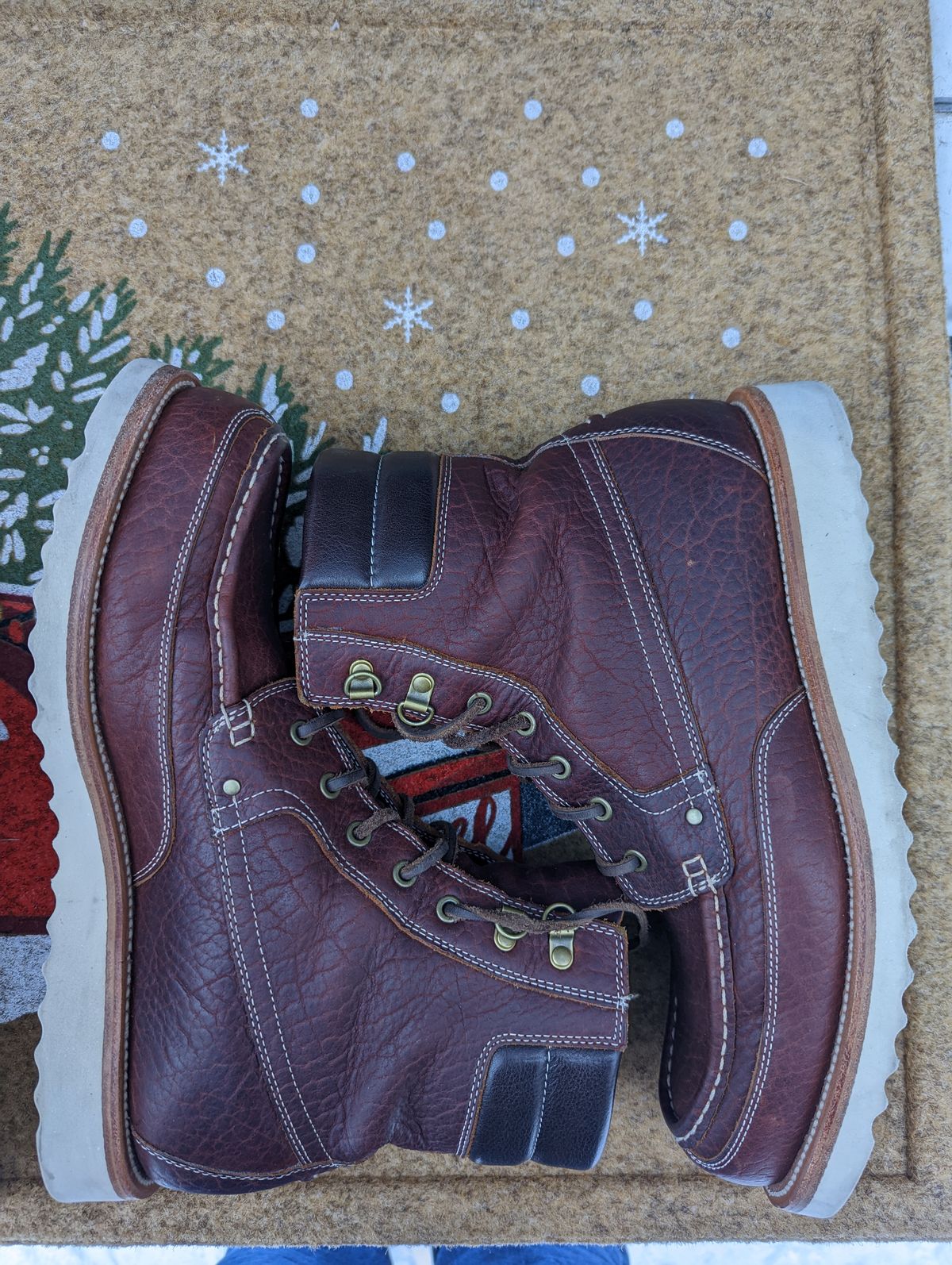 Photo by Vultain on December 5, 2022 of the Grant Stone Field Boot in Seidel Walnut Bison.