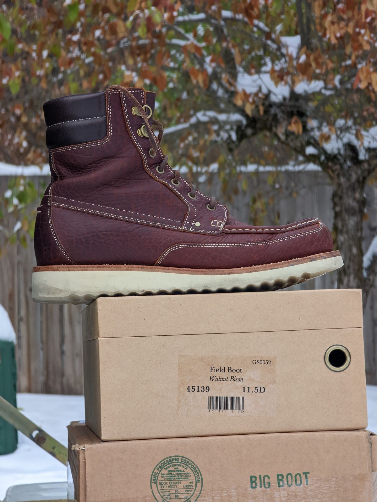 Photo by Vultain on December 5, 2022 of the Grant Stone Field Boot in Seidel Walnut Bison.
