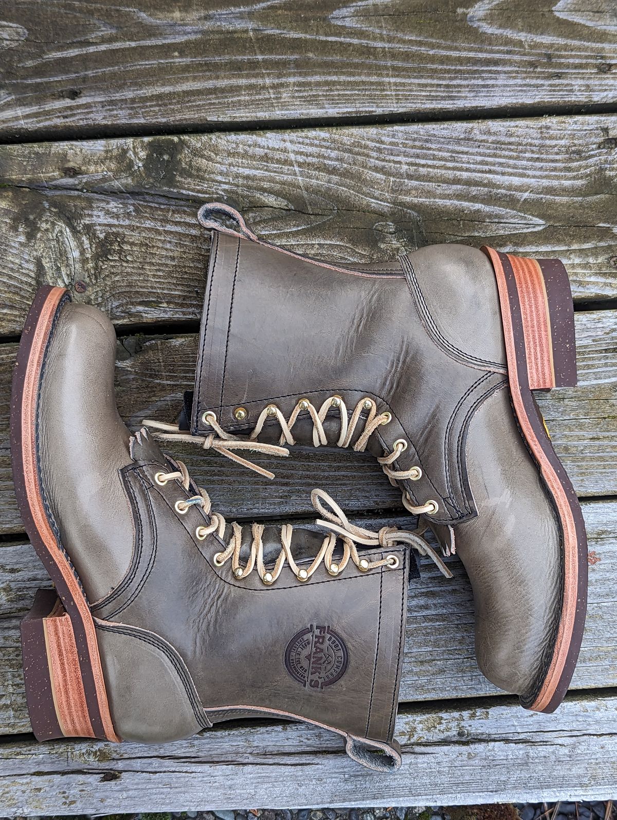Photo by Vultain on November 6, 2023 of the Frank's Boots Unknown Model in Wickett & Craig Ash Grey Traditional Harness.