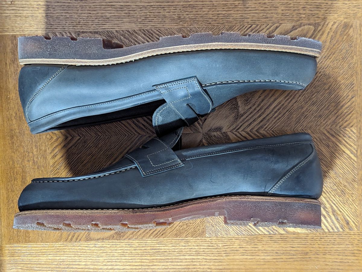 Photo by Vultain on October 11, 2023 of the Rider Boot Co. x Stitchdown Uncle Sal in Maryam Waxy Salvia Horsebutt.