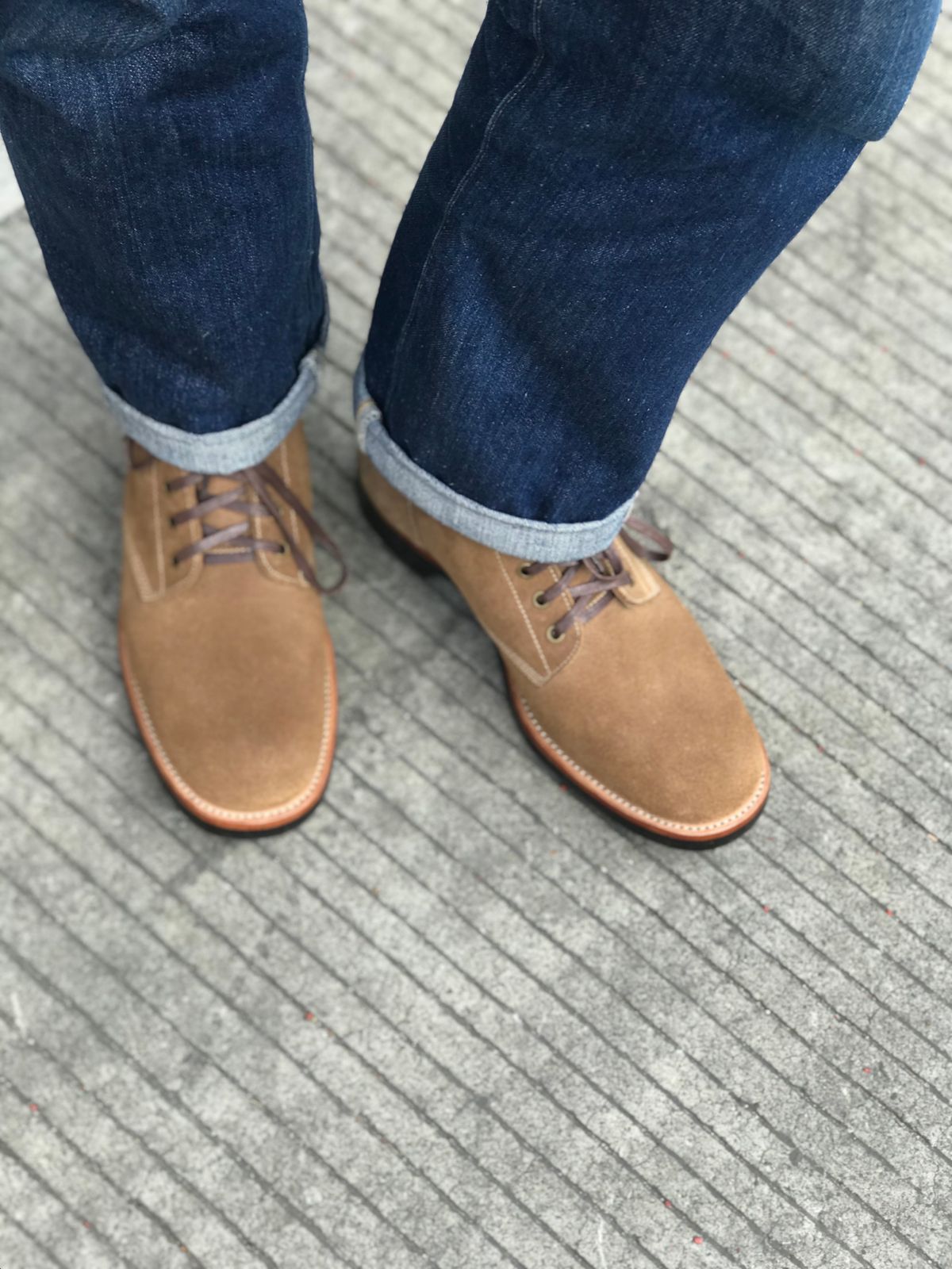 Photo by brl.lin on November 2, 2022 of the Briselblack The Hawk in Horween Natural Chromexcel Roughout.