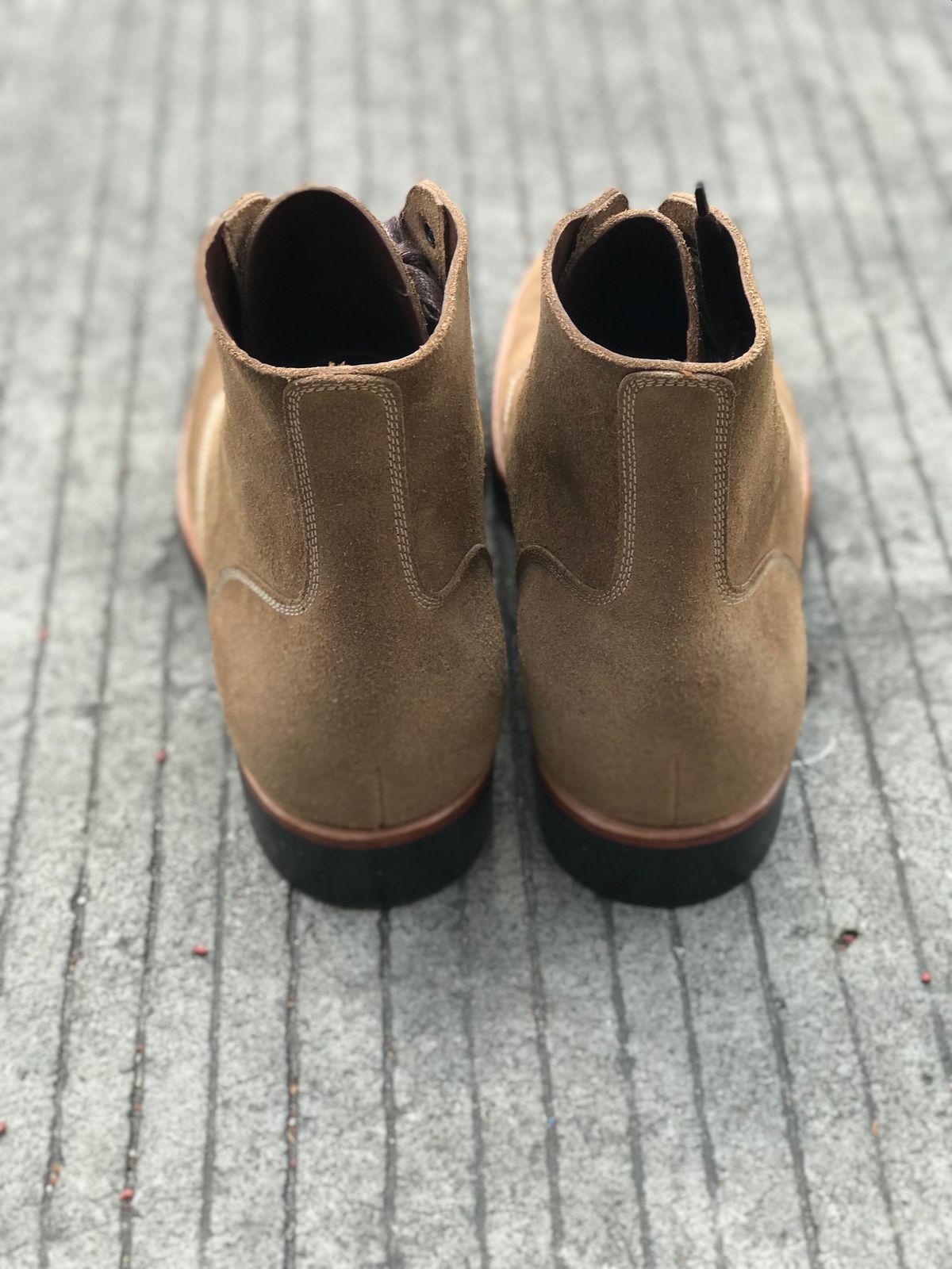 Photo by brl.lin on November 2, 2022 of the Briselblack The Hawk in Horween Natural Chromexcel Roughout.