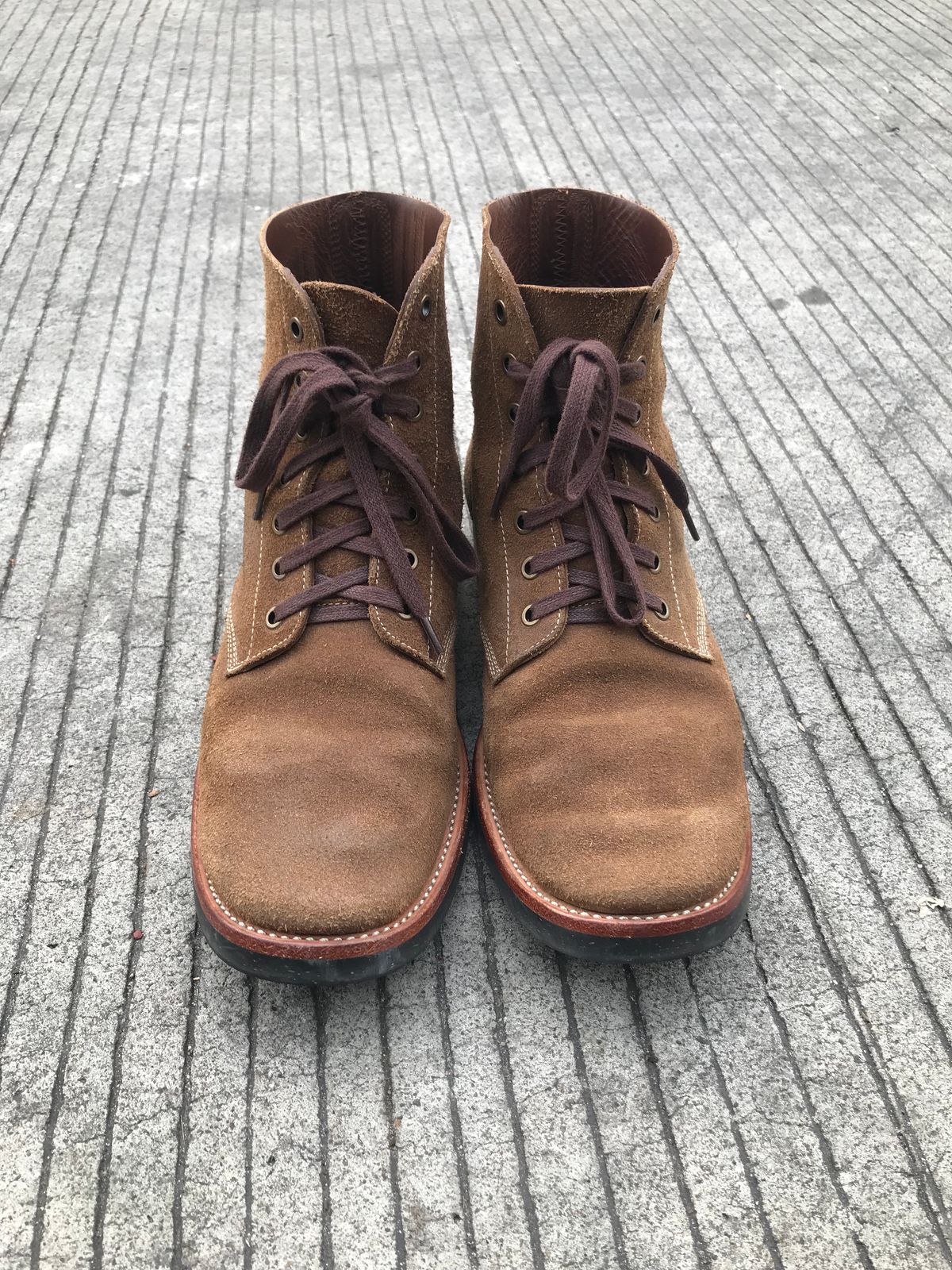 Photo by brl.lin on December 5, 2022 of the Briselblack The Hawk in Horween Natural Chromexcel Roughout.