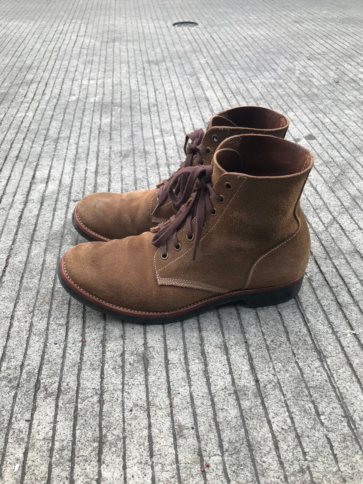 Photo by brl.lin on December 5, 2022 of the Briselblack The Hawk in Horween Natural Chromexcel Roughout.