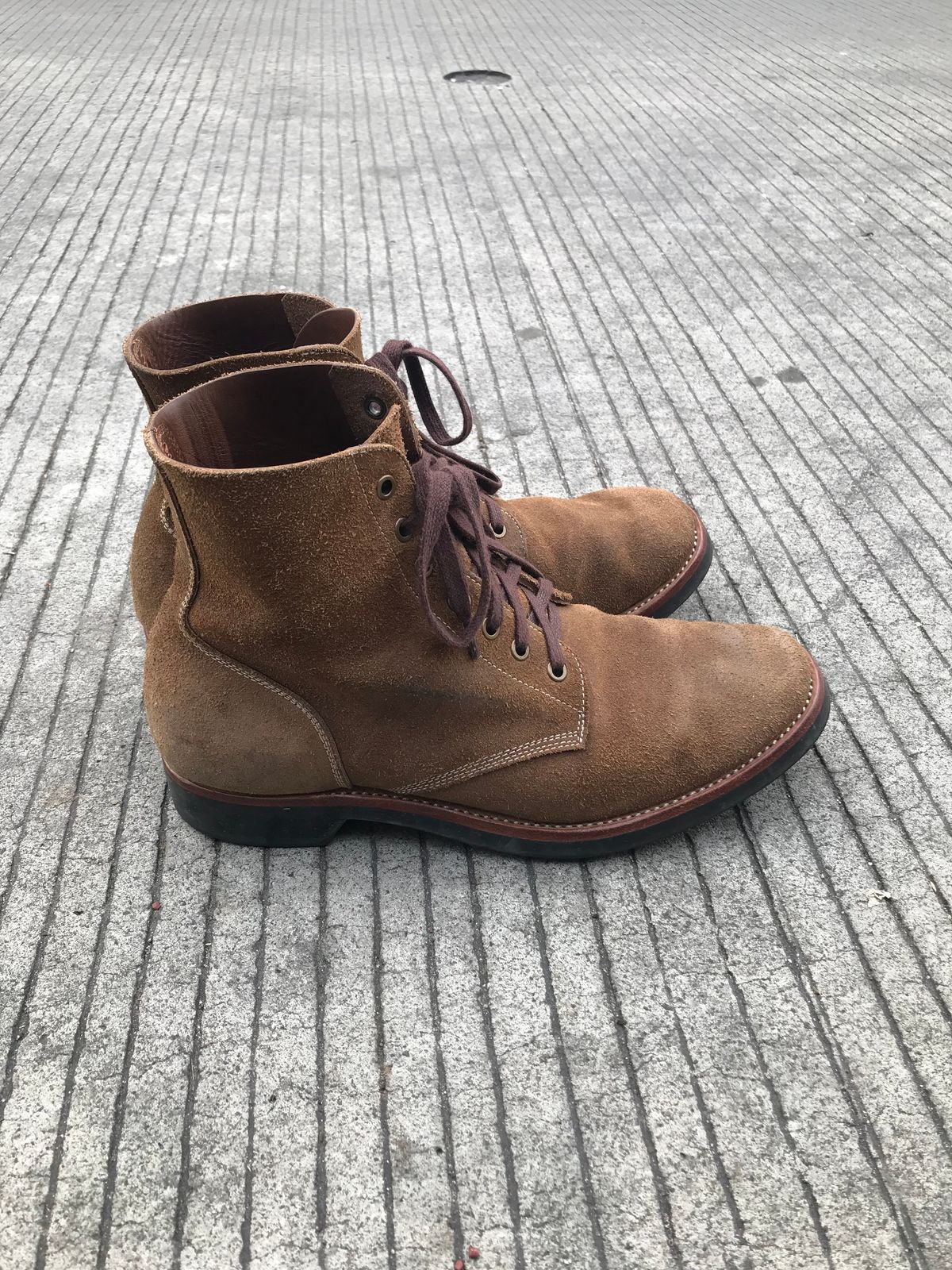 Photo by brl.lin on December 5, 2022 of the Briselblack The Hawk in Horween Natural Chromexcel Roughout.