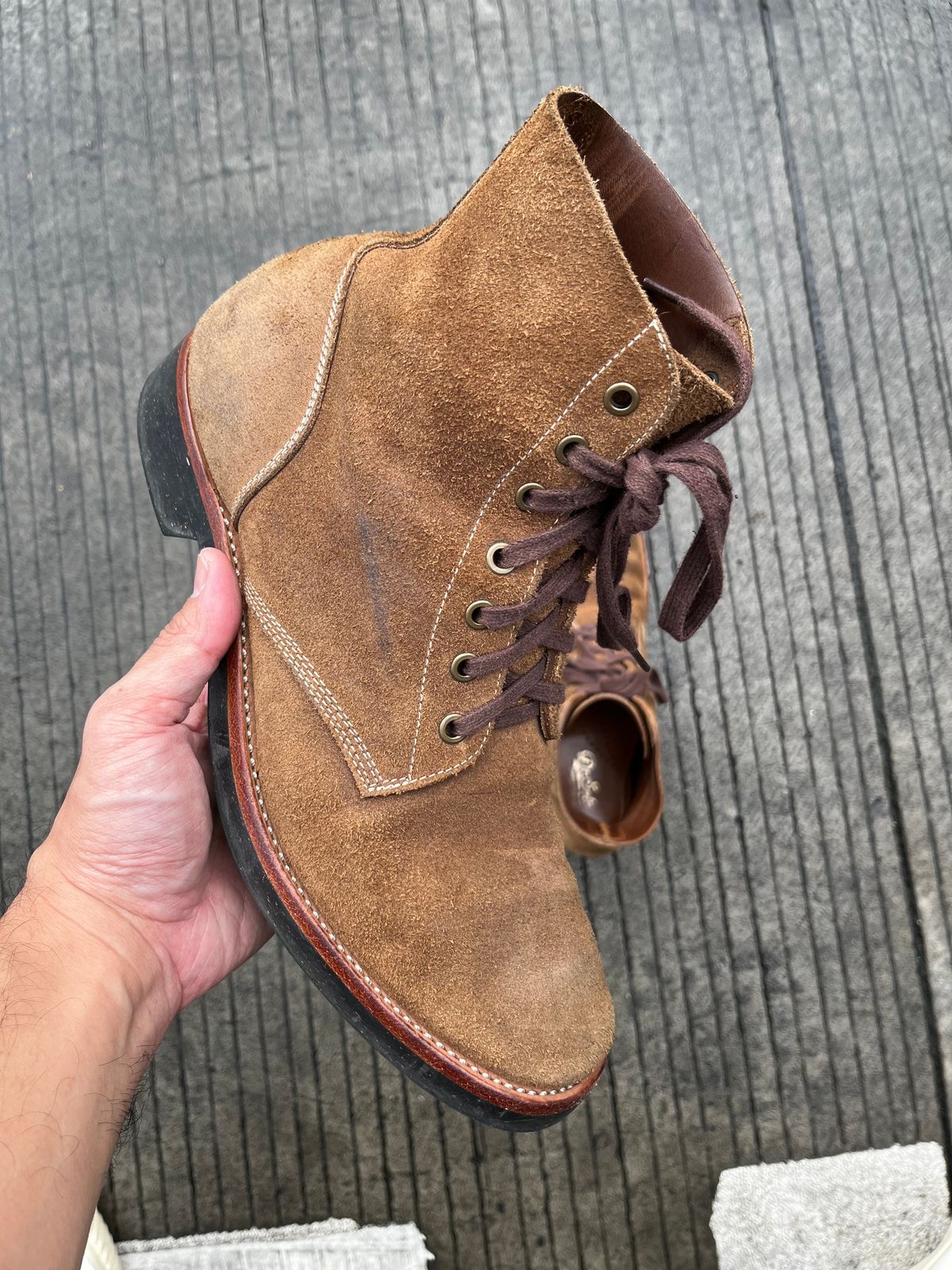 Photo by brl.lin on January 5, 2023 of the Briselblack The Hawk in Horween Natural Chromexcel Roughout.