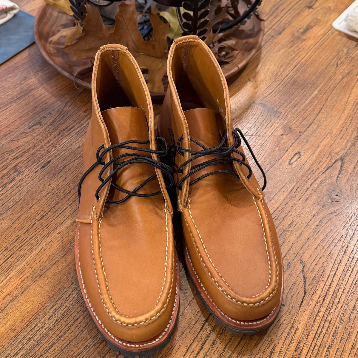 Photo by drwatcherman on October 1, 2025 of the Russell Moccasin Co. Russell Chukka in S.B. Foot Weathered Oak Timberjack.