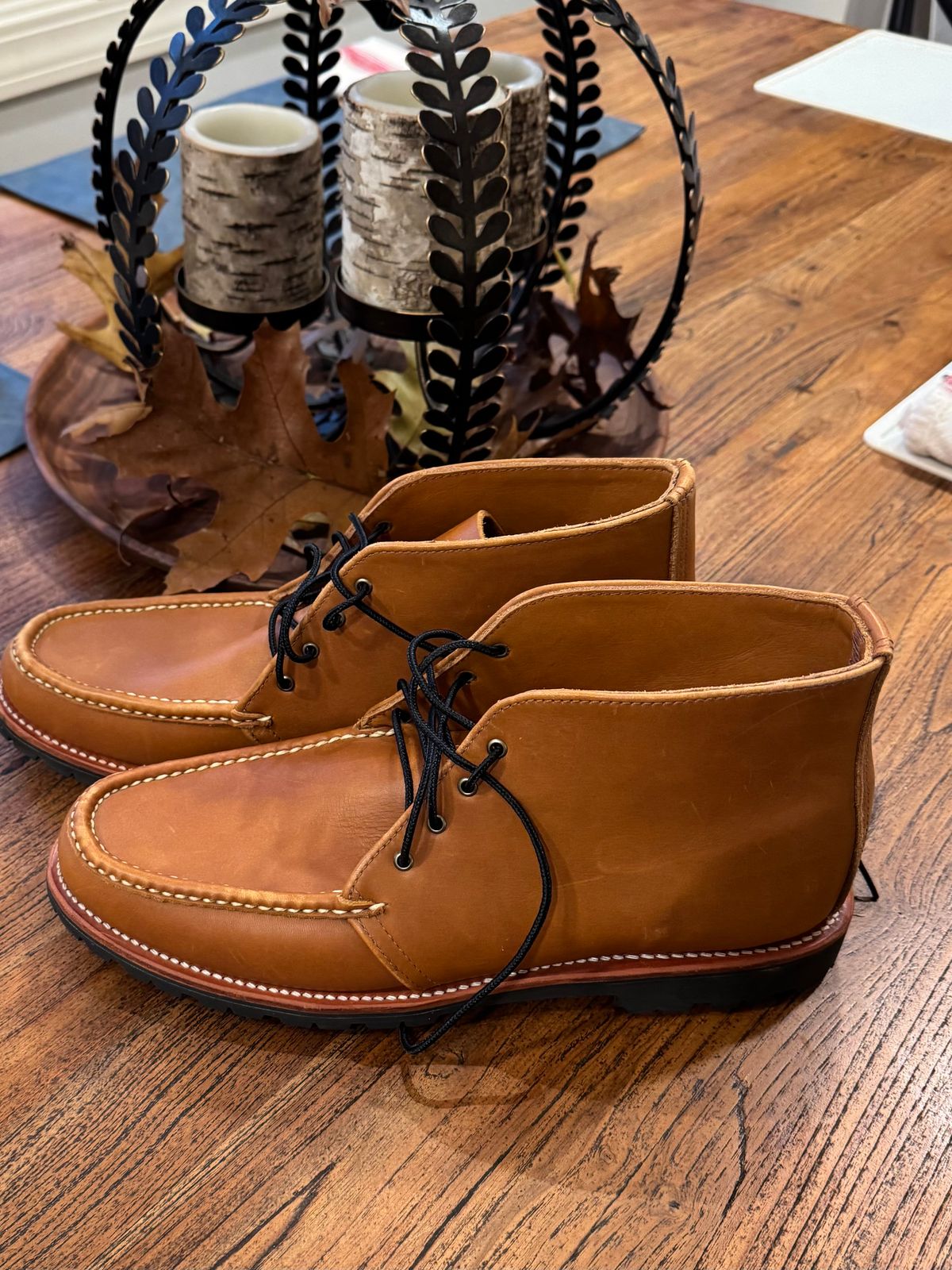 Photo by drwatcherman on October 1, 2025 of the Russell Moccasin Co. Russell Chukka in S.B. Foot Weathered Oak Timberjack.