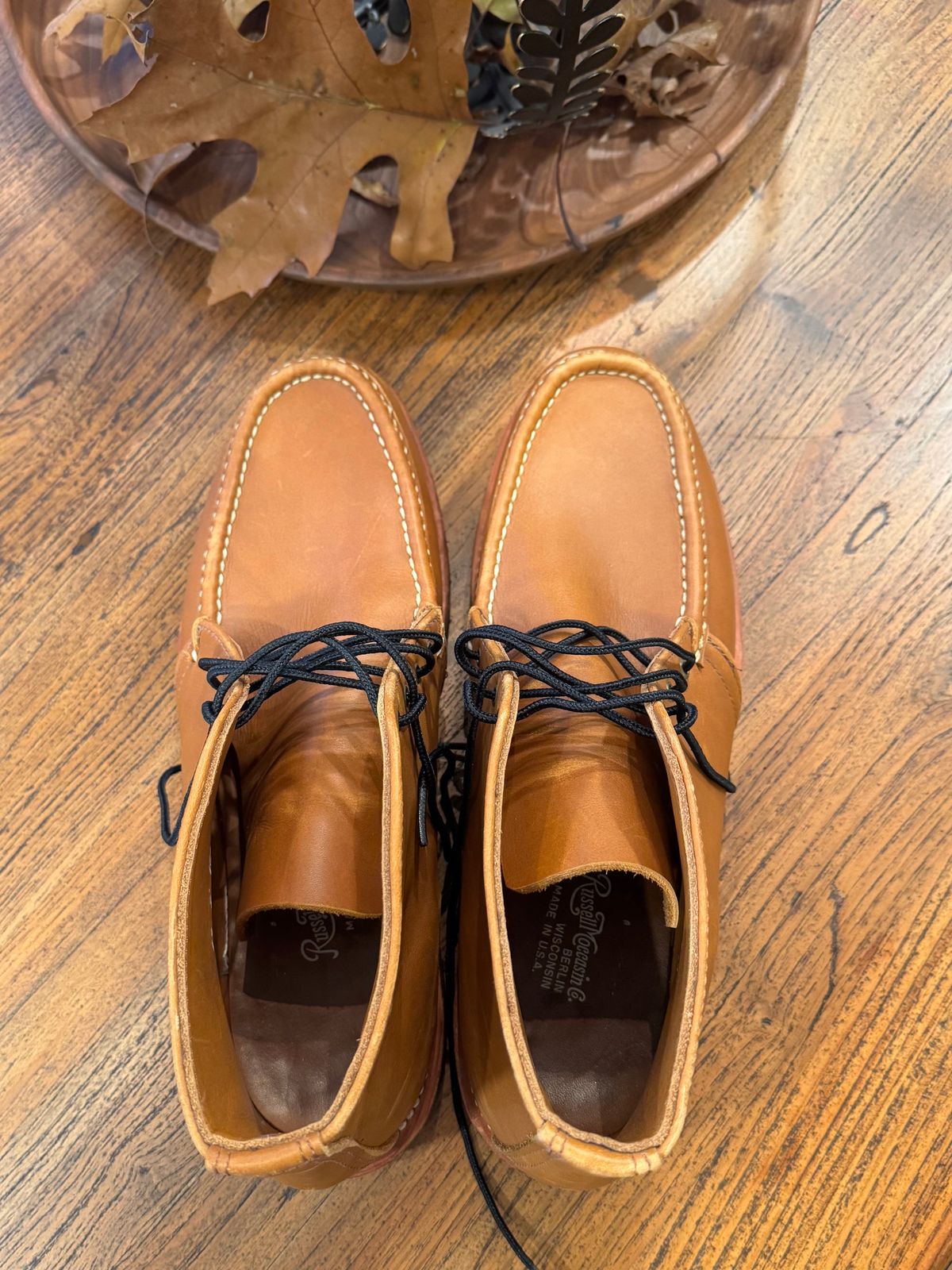 Photo by drwatcherman on October 1, 2025 of the Russell Moccasin Co. Russell Chukka in S.B. Foot Weathered Oak Timberjack.