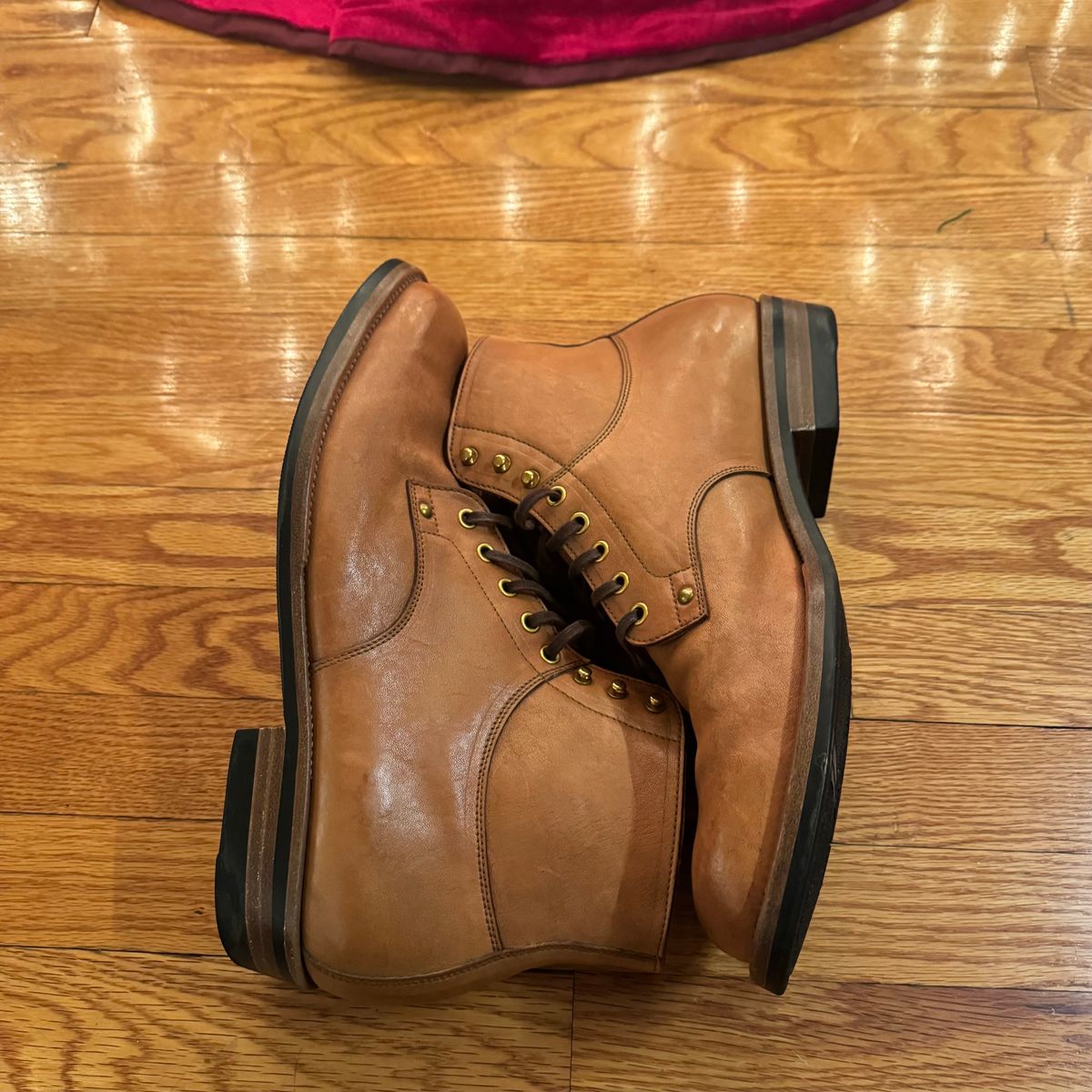 Photo by drwatcherman on December 5, 2023 of the Iron Boots x Østmo Type 1 in Maryam Light Brown Washed Horsehide.