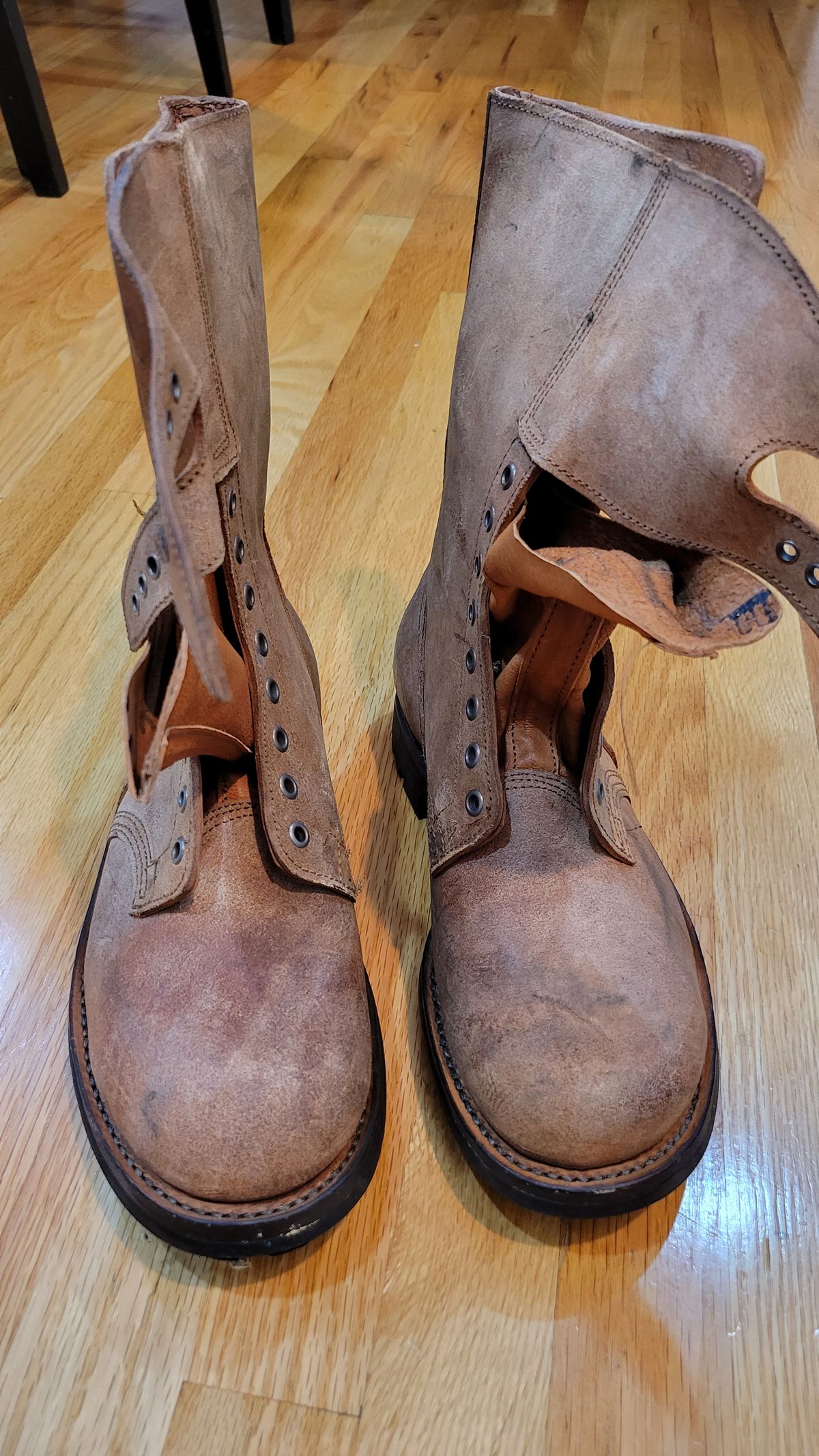 Photo by tonbost on October 7, 2023 of the Marbo French Rangers 1962 in Unknown Leather.
