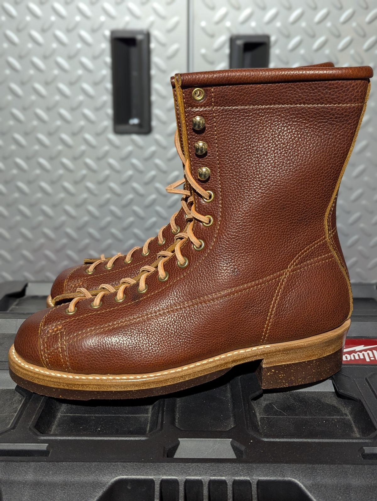 Photo by msmith1389 on October 1, 2025 of the Kustom Kraft Custom Model in Kobel Russet Harness.