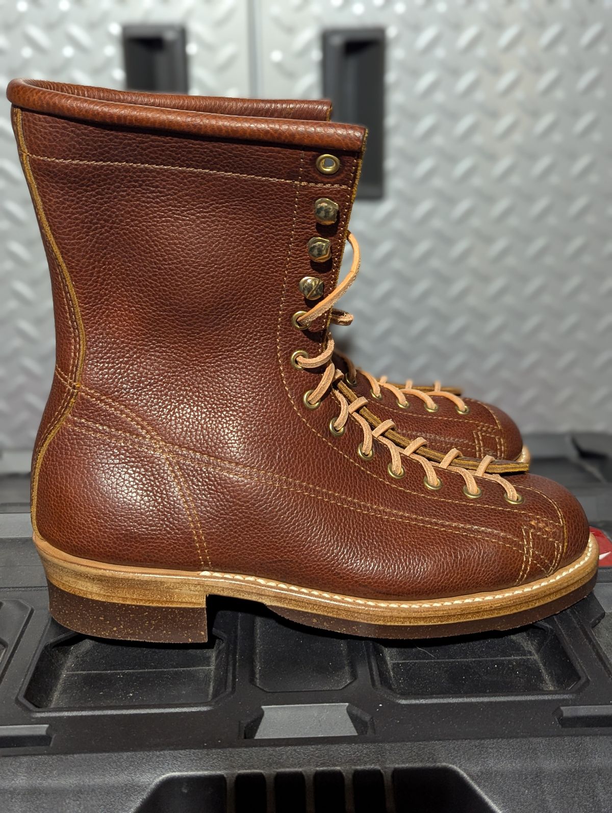 Photo by msmith1389 on October 1, 2025 of the Kustom Kraft Custom Model in Kobel Russet Harness.