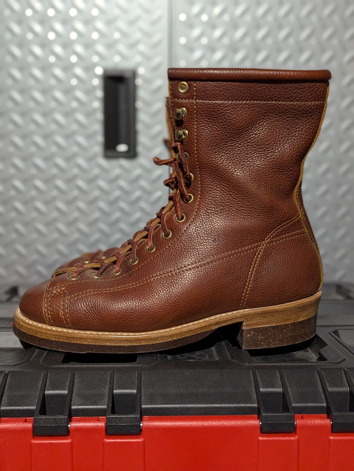 Photo by msmith1389 on December 1, 2025 of the Kustom Kraft Custom Model in Kobel Russet Harness.