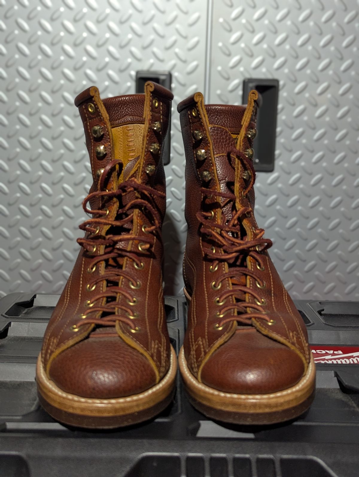 Photo by msmith1389 on January 1, 2026 of the Kustom Kraft Custom Model in Kobel Russet Harness.