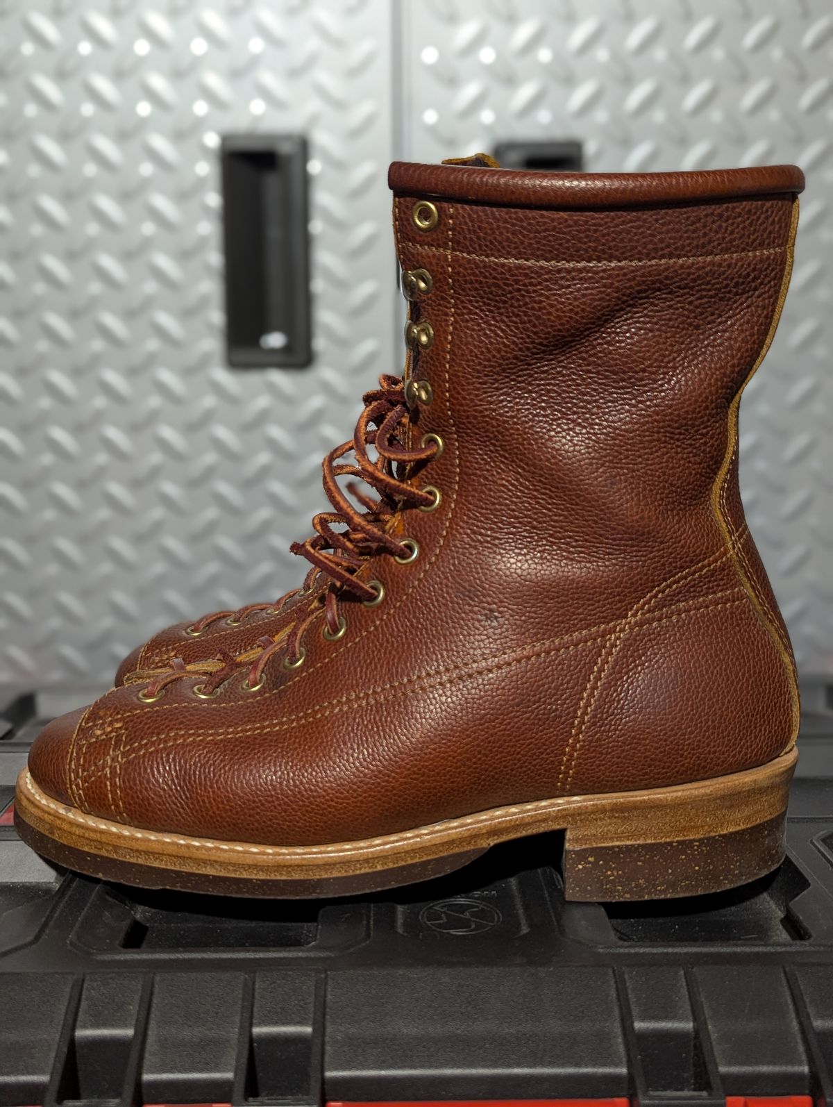 Photo by msmith1389 on March 1, 2026 of the Kustom Kraft Custom Model in Kobel Russet Harness.