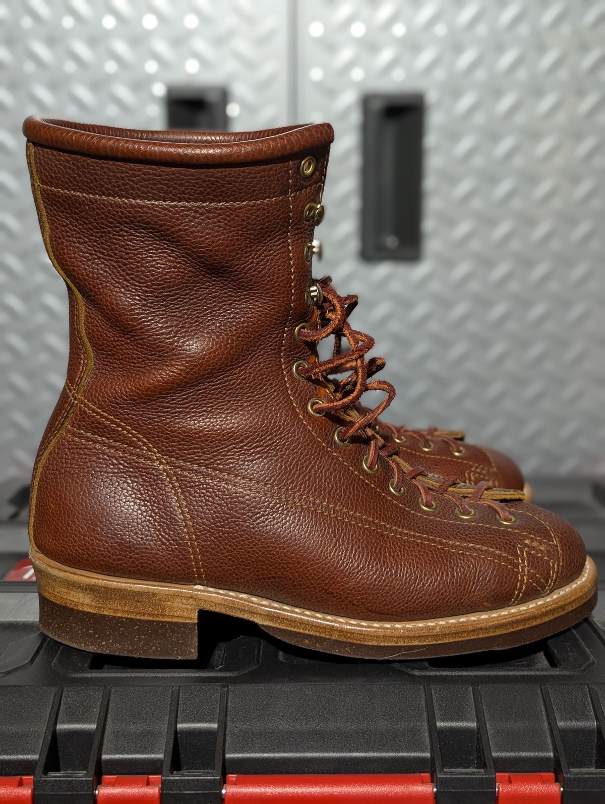 Photo by msmith1389 on March 1, 2026 of the Kustom Kraft Custom Model in Kobel Russet Harness.