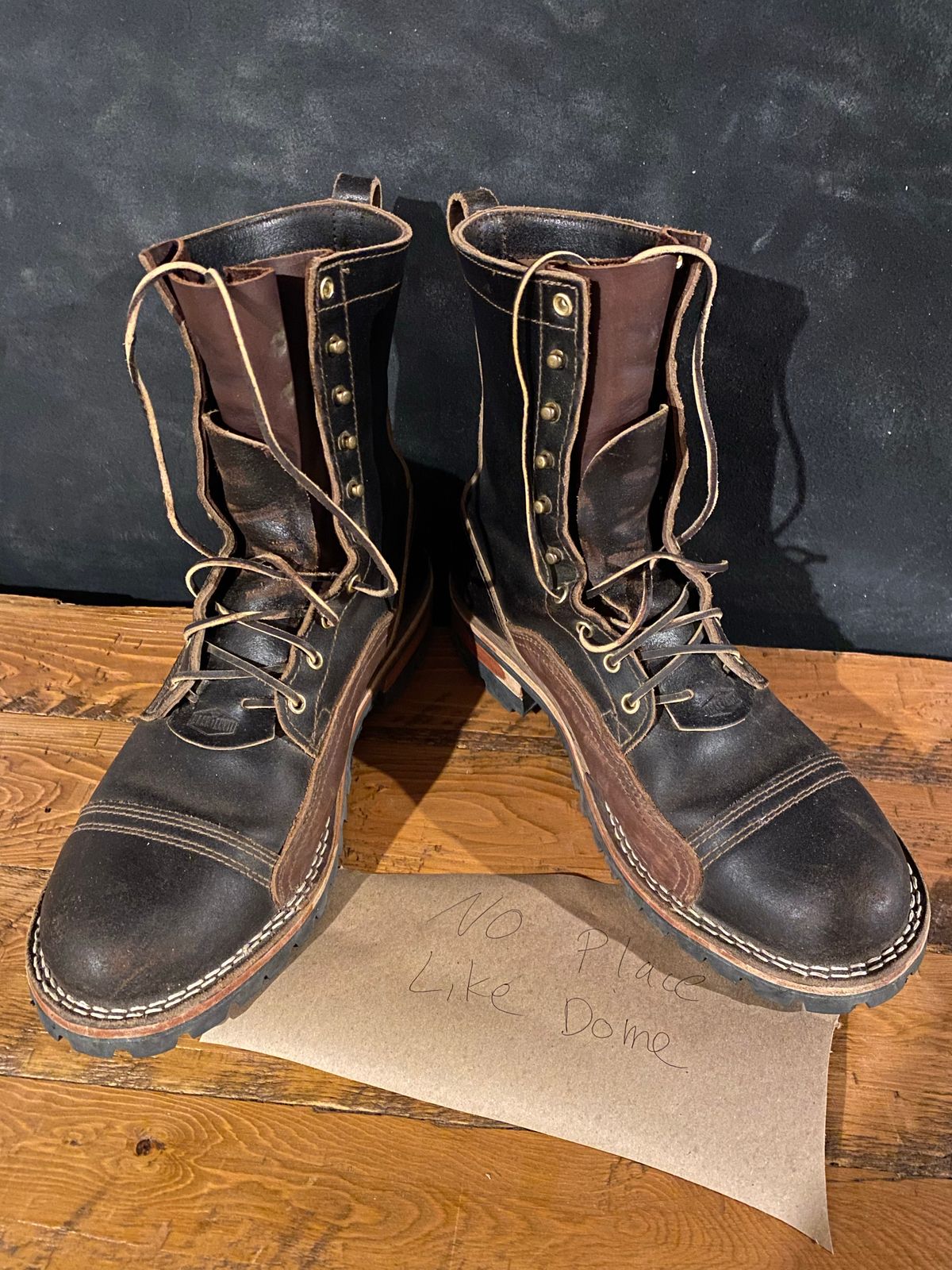 Photo by RoseAnvil_Taylor on November 6, 2022 of the Nicks Unknown Model in Horween Dark Brown Waxed Flesh.