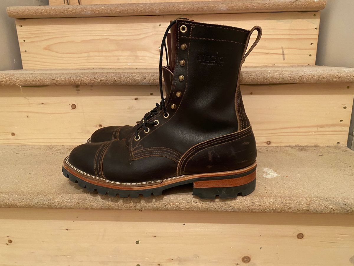 Photo by RoseAnvil_Taylor on December 6, 2022 of the Nicks Unknown Model in Horween Dark Brown Waxed Flesh.