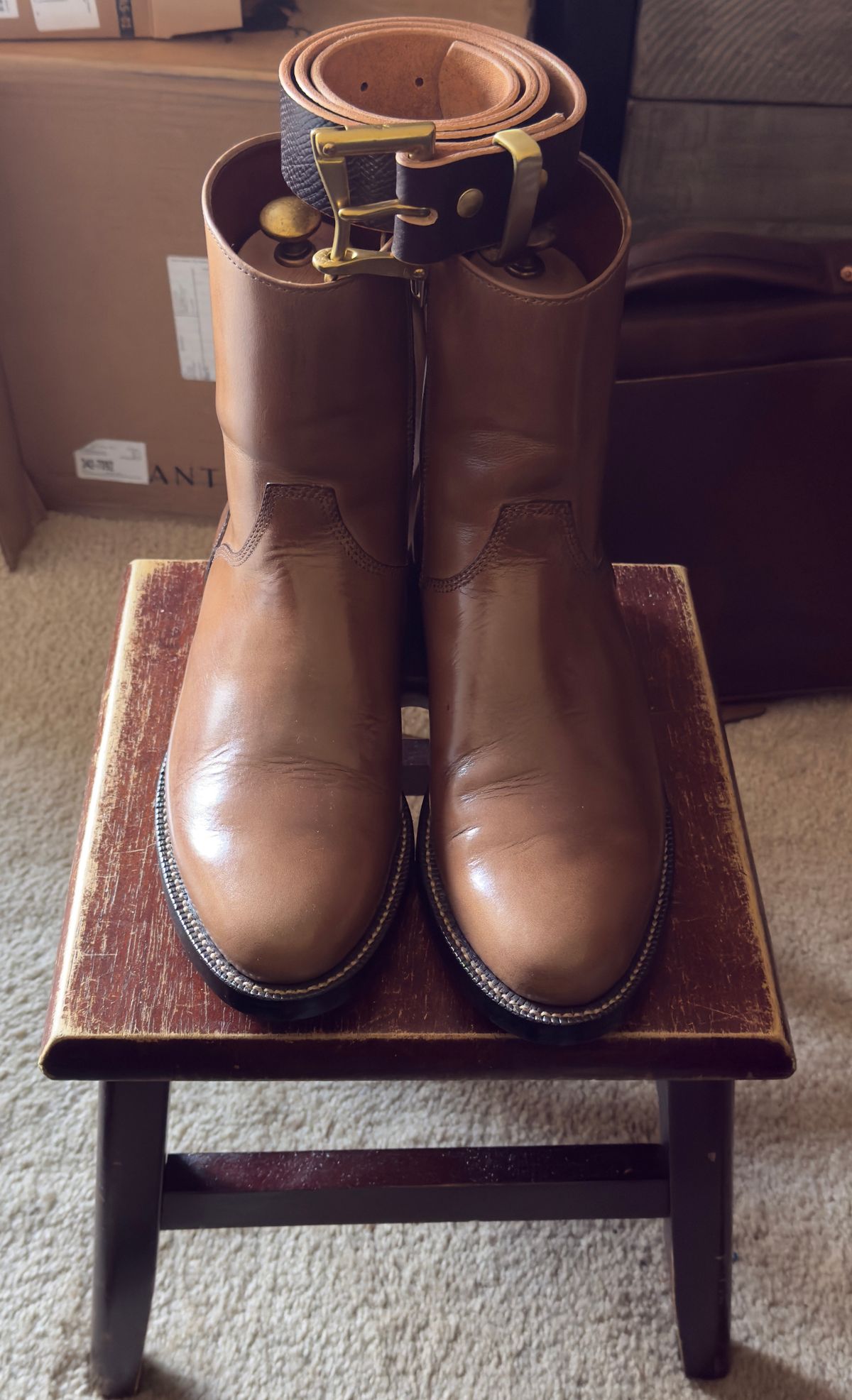 Photo by HeritageWearingPatriot on March 21, 2026 of the Grant Stone Elias in Horween Dune Chromexcel.