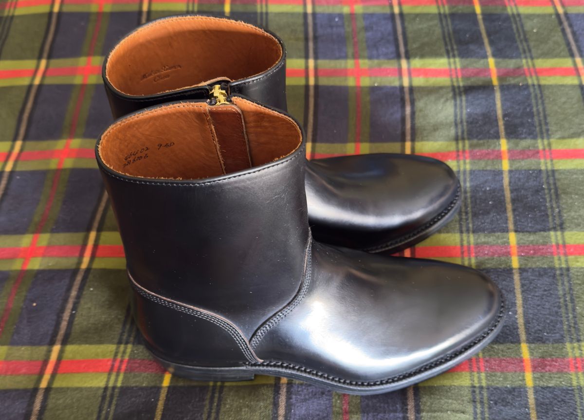 Photo by HeritageWearingPatriot on April 11, 2026 of the Grant Stone Elias in Horween Black Chromexcel.