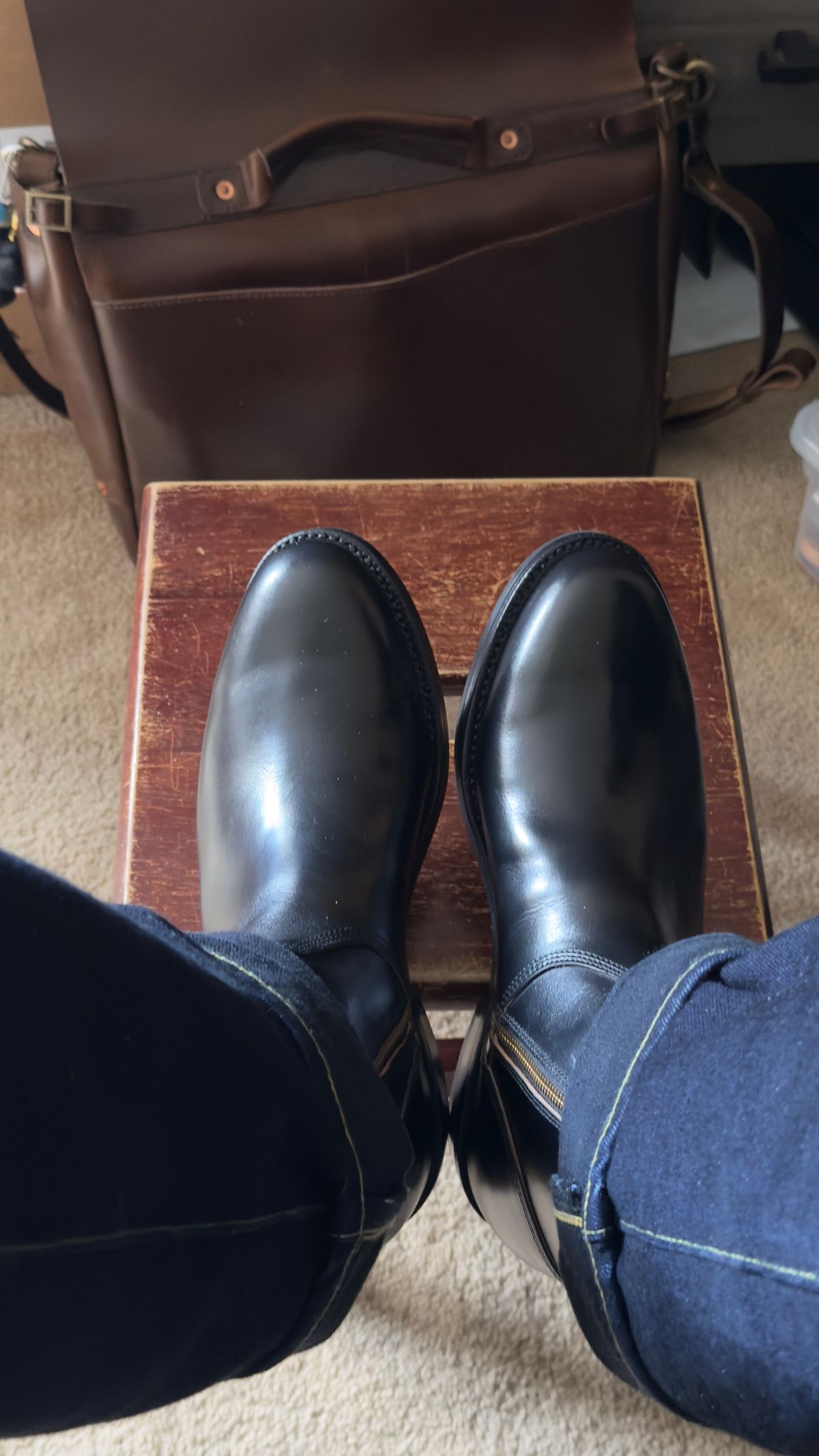 Photo by HeritageWearingPatriot on April 11, 2026 of the Grant Stone Elias in Horween Black Chromexcel.