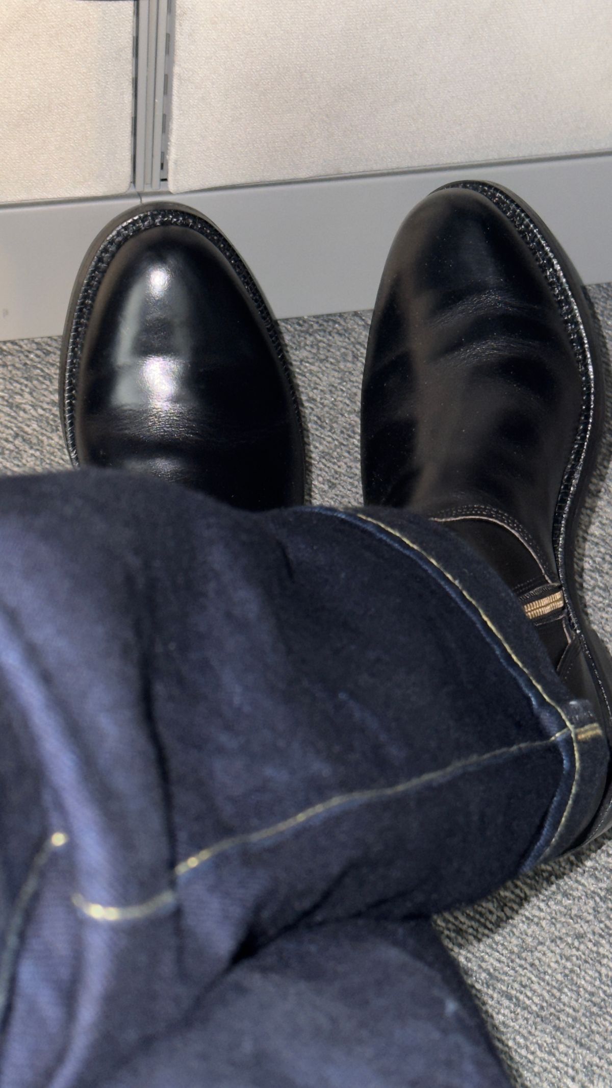 Photo by HeritageWearingPatriot on April 17, 2026 of the Grant Stone Elias in Horween Black Chromexcel.