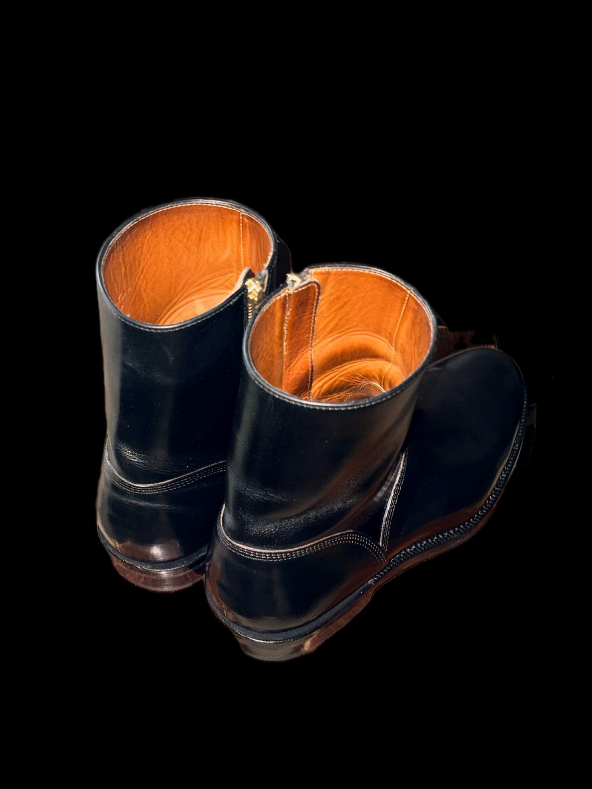 Photo by HeritageWearingPatriot on May 22, 2026 of the Grant Stone Elias in Horween Black Chromexcel.
