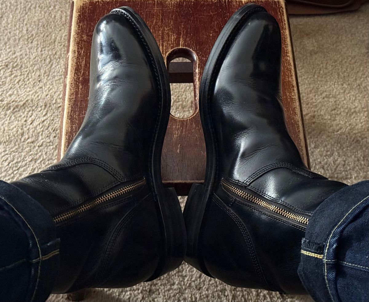Photo by HeritageWearingPatriot on May 31, 2026 of the Grant Stone Elias in Horween Black Chromexcel.