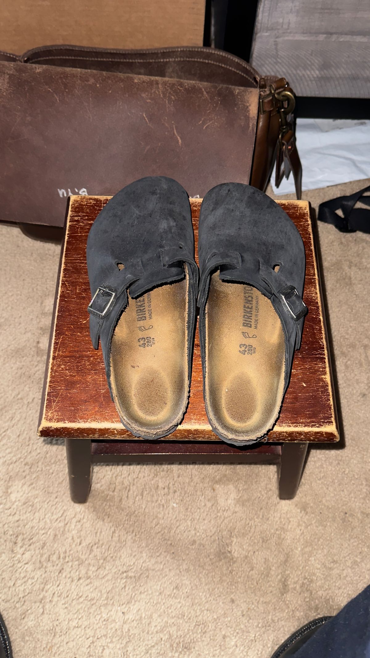 Photo by HeritageWearingPatriot on April 22, 2026 of the Birkenstock Boston in Nubuck Black.