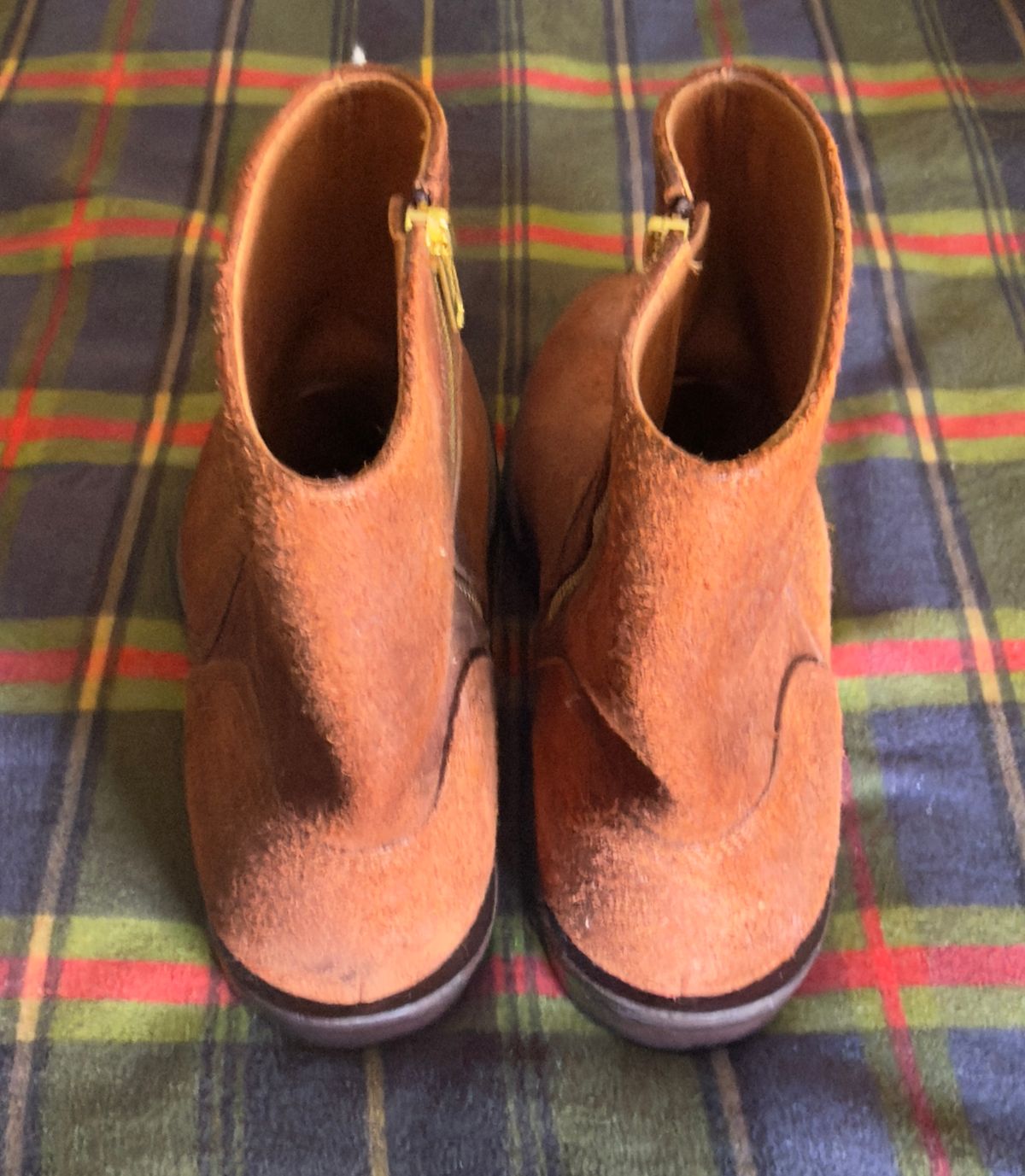 Photo by HeritageWearingPatriot on March 28, 2026 of the Grant Stone Elias in C.F. Stead Dark Oak Roughout.