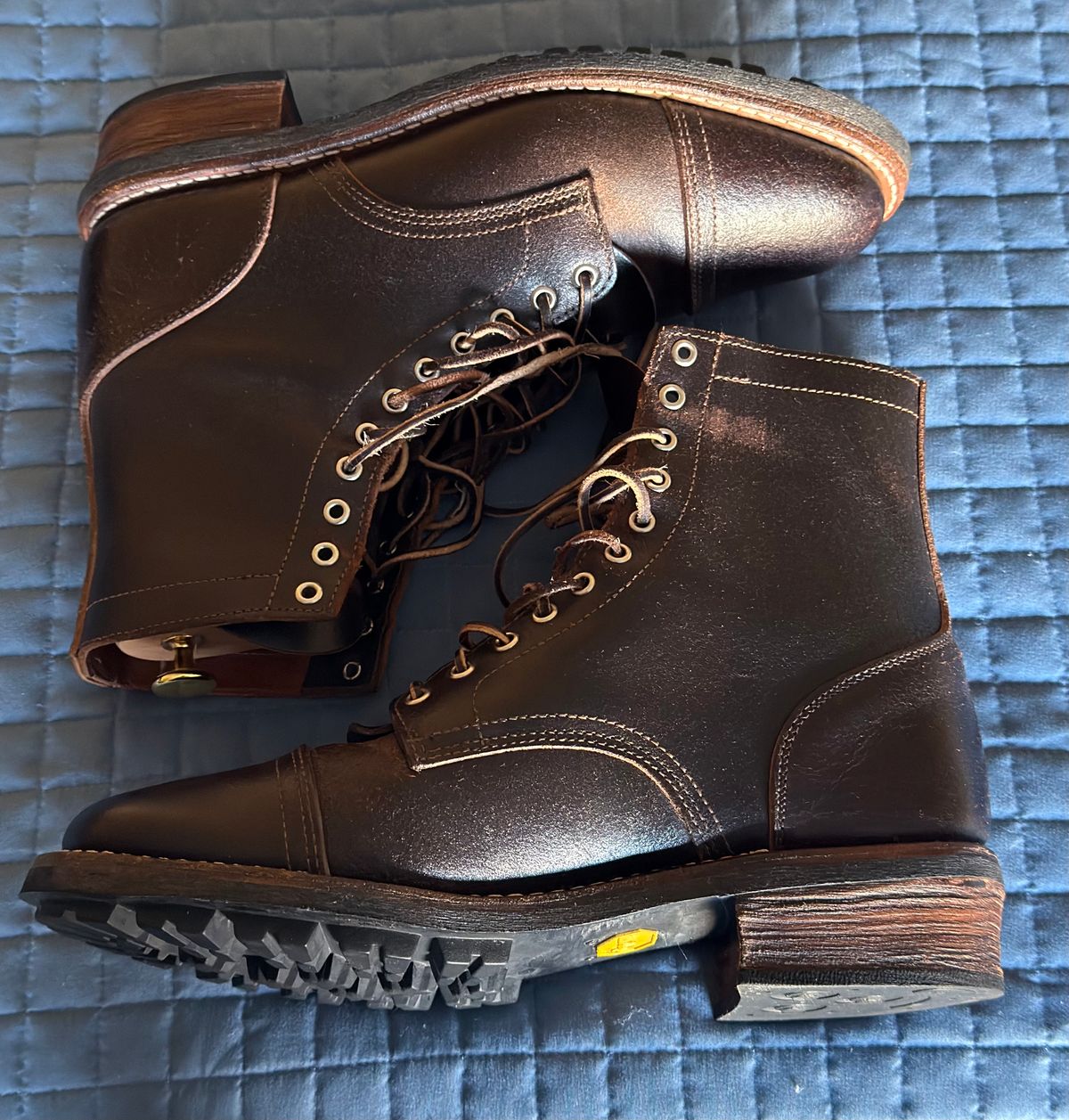 Photo by boots_4_me on December 12, 2024 of the Thursday Logger in Horween Waxed Cacao.