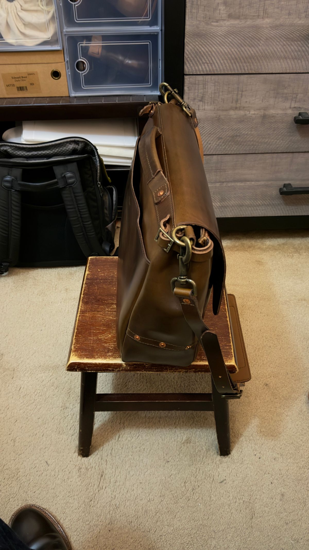 Photo by boots_4_me on November 18, 2025 of the Satchel & Page Mailbag in French Cowhide Shoulder.