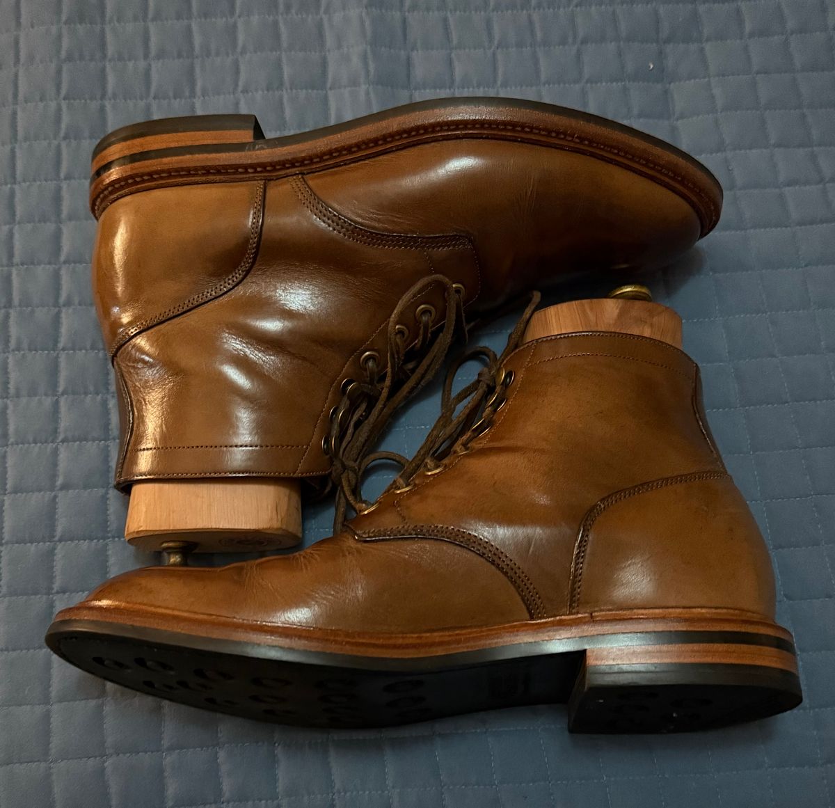 Photo by boots_4_me on November 18, 2024 of the Grant Stone Diesel Boot in Horween Dune Chromexcel.