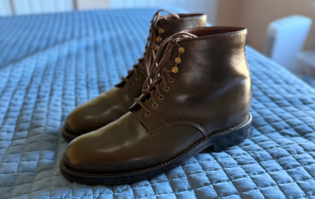 Photo by boots_4_me on October 18, 2024 of the Grant Stone Edward Boot in Horween Dark Olive Chromexcel.