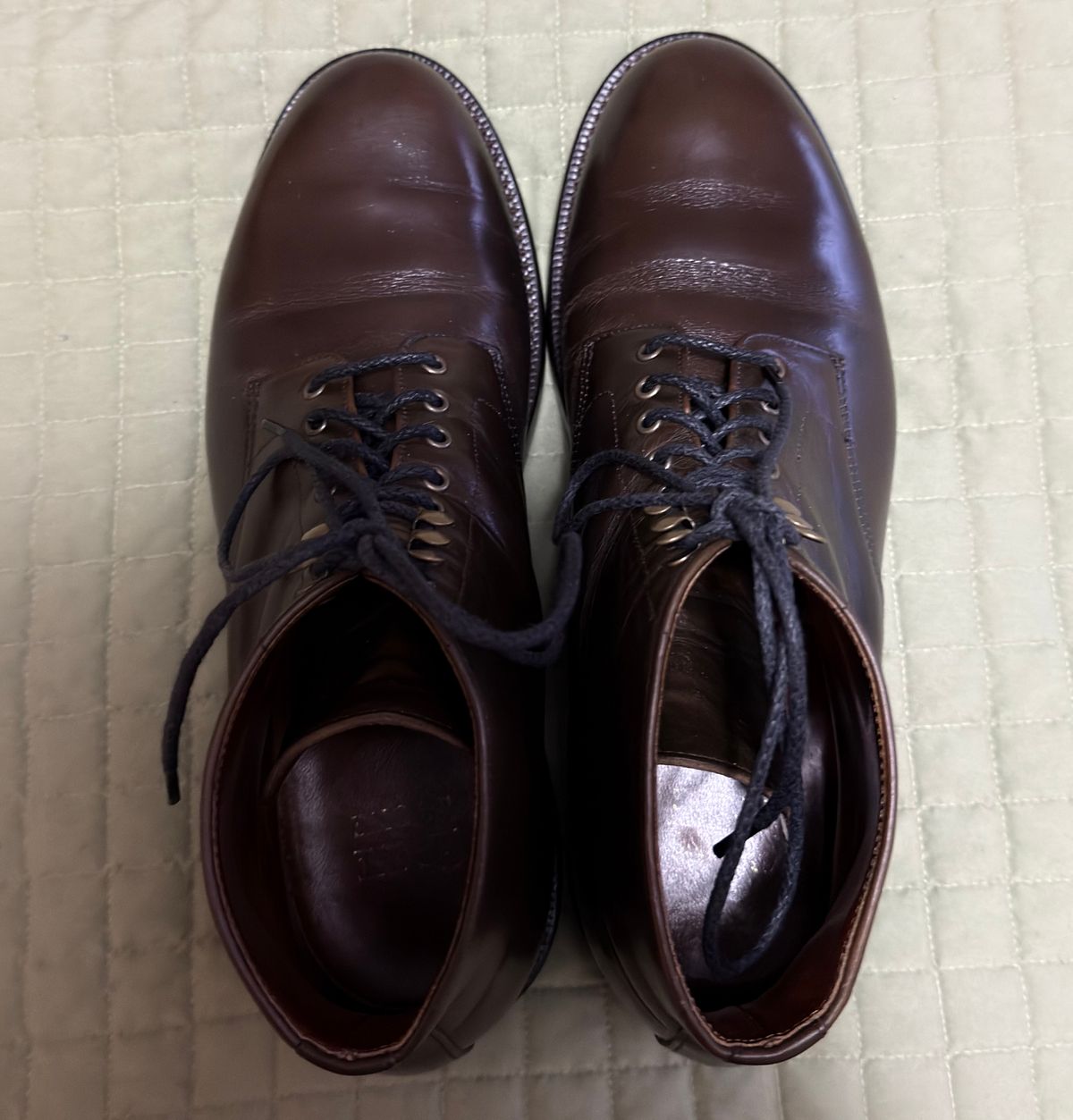 Photo by boots_4_me on April 12, 2025 of the Grant Stone Edward Boot in Horween Dark Olive Chromexcel.