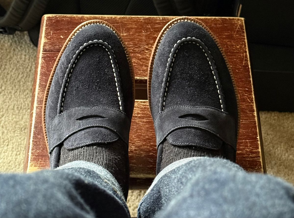 Photo by boots_4_me on June 7, 2025 of the Grant Stone Traveler Loafer in C.F. Stead Navy Janus Calf Suede.